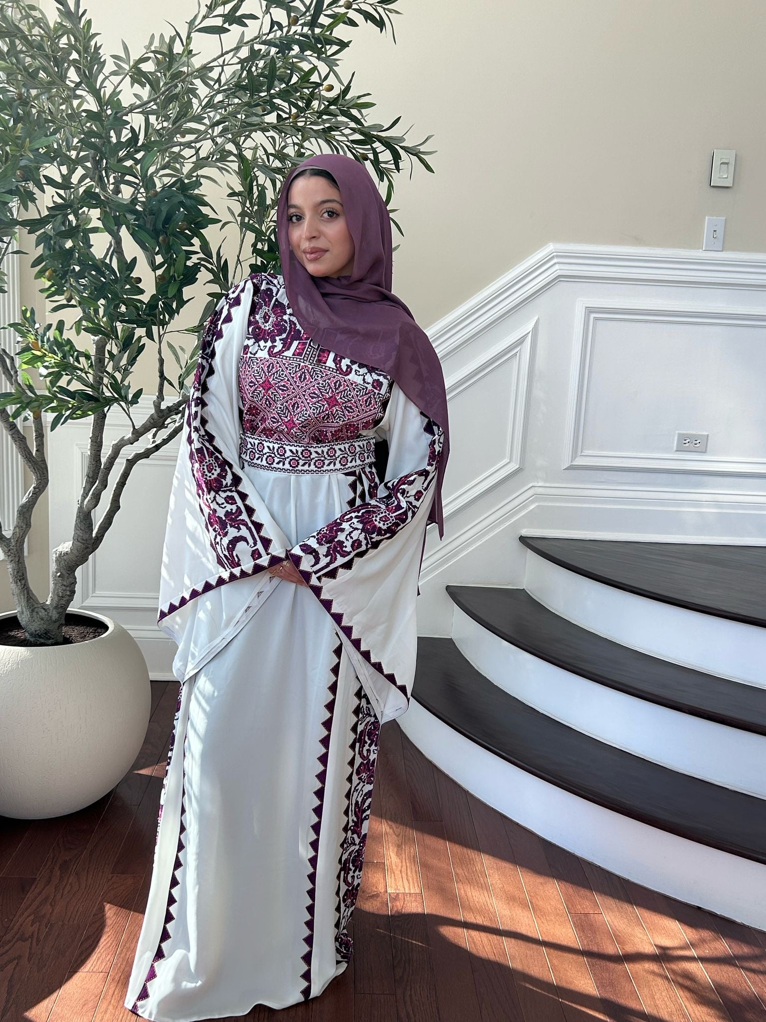 White/Purple Al-Karmil Thobe