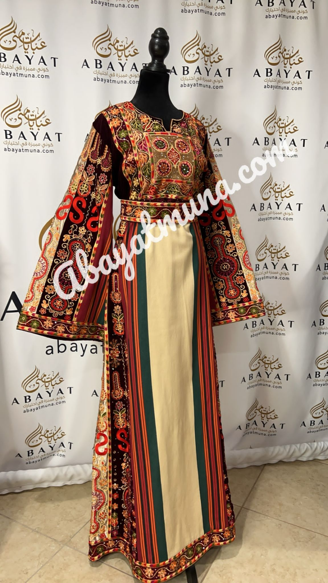 Robe kabyle moderne iconclastic 2019