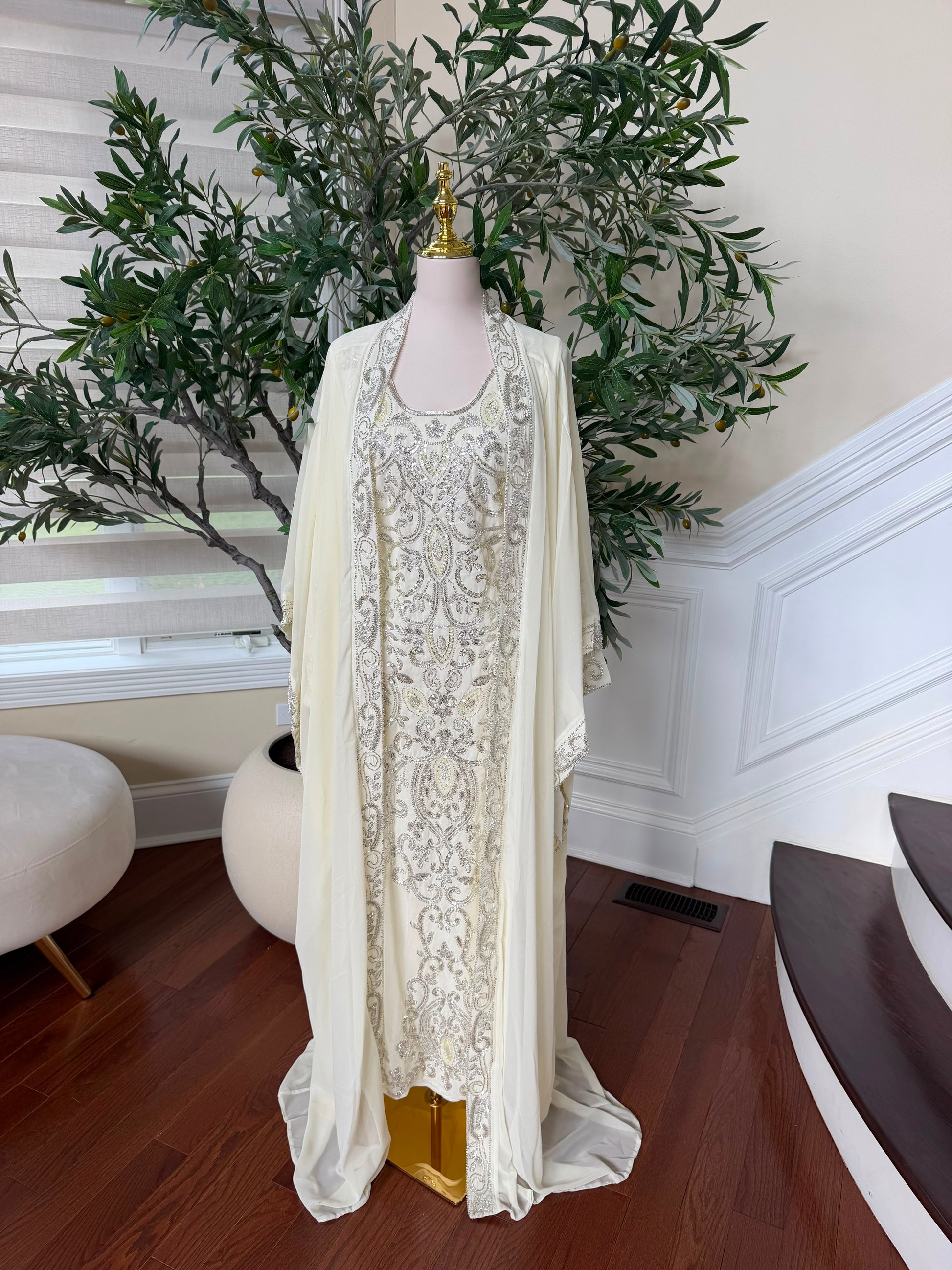 Royale Off White Elegance Beaded Kuftan