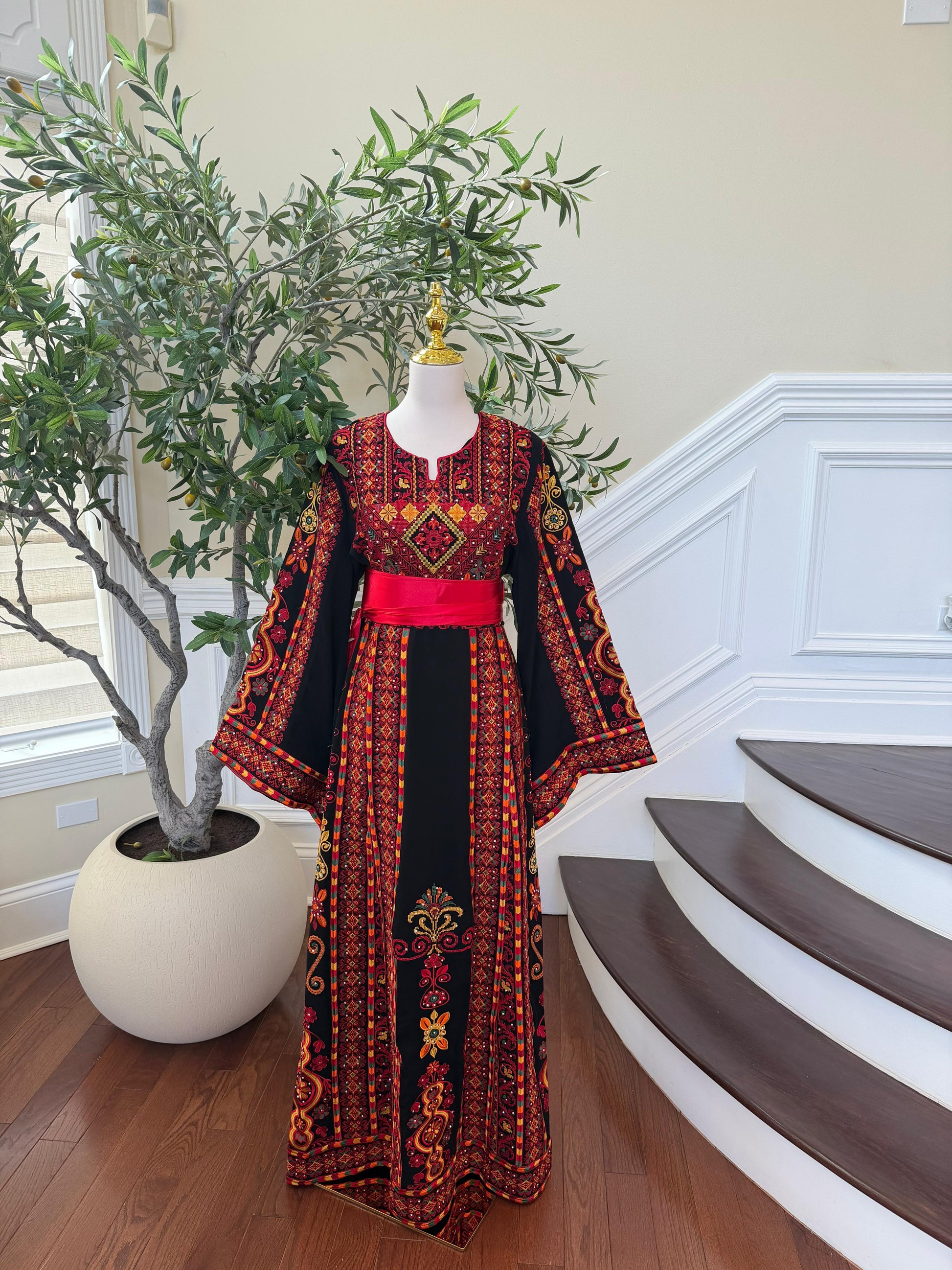 Embroidery Tatreez Bloom Red Thobe