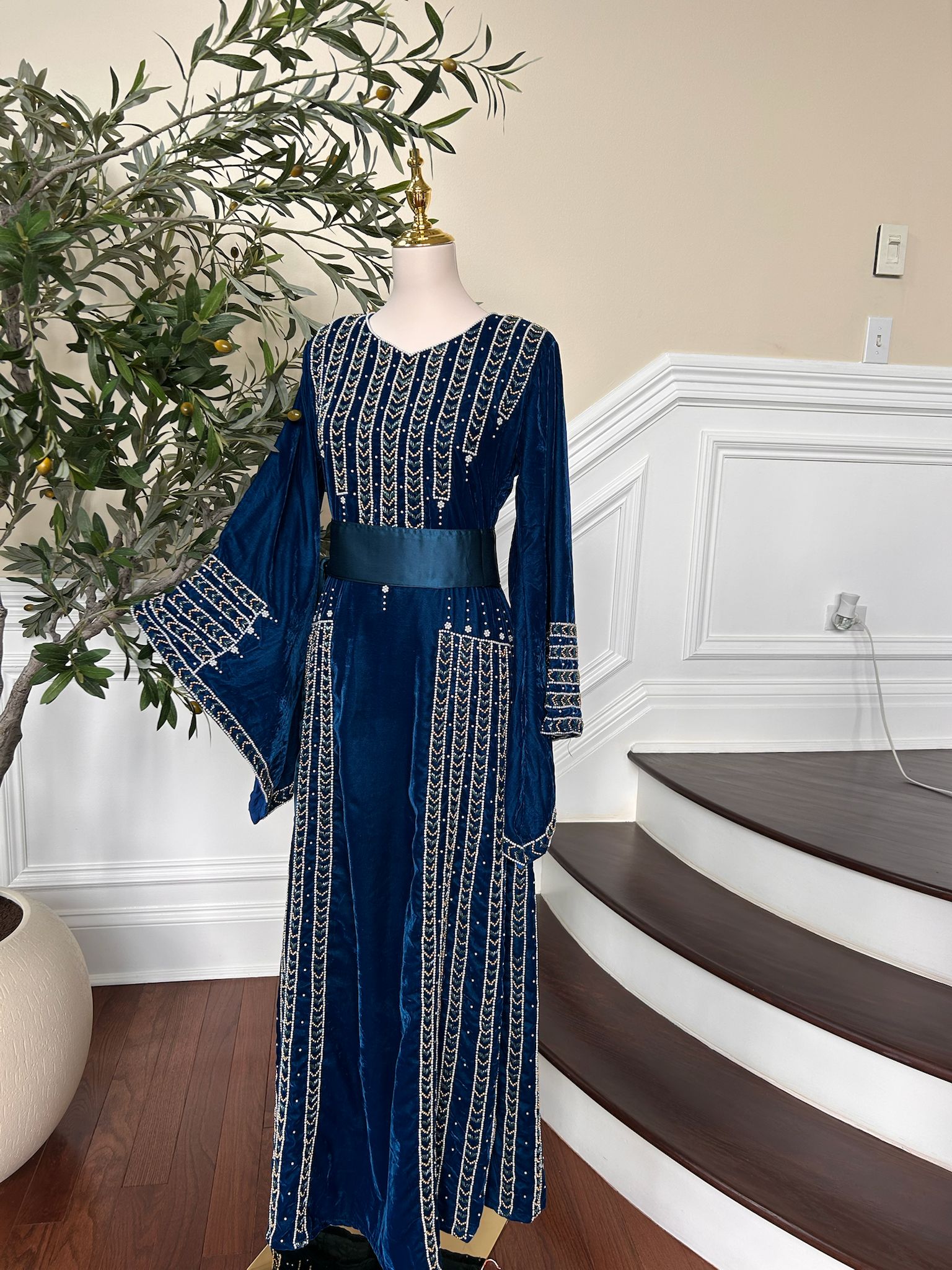 Blue Velvet Stone Thobe