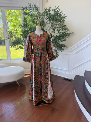Embroidery Elegance Tatreez Thobe