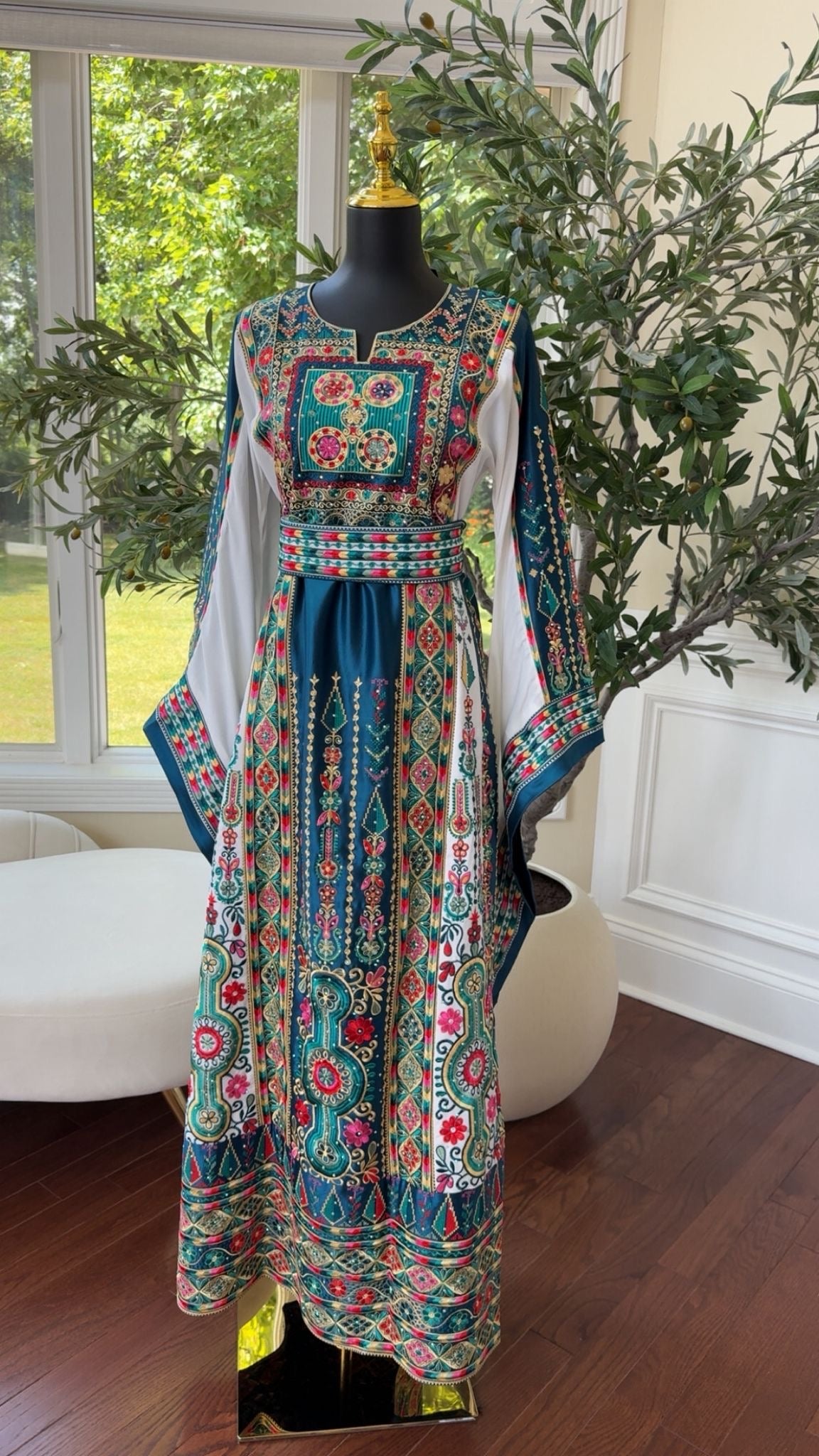 Embroidery Tatreez Turquoise Thobe/A