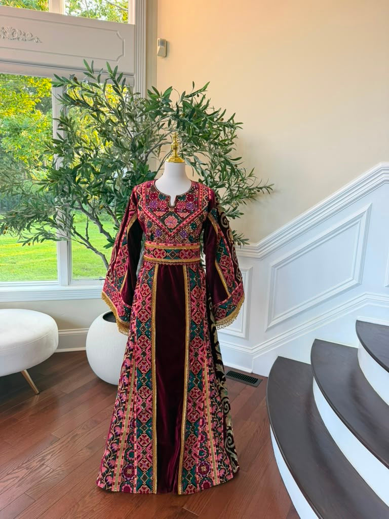 Burgundy Embroidery Tatreez Elegance Thobe