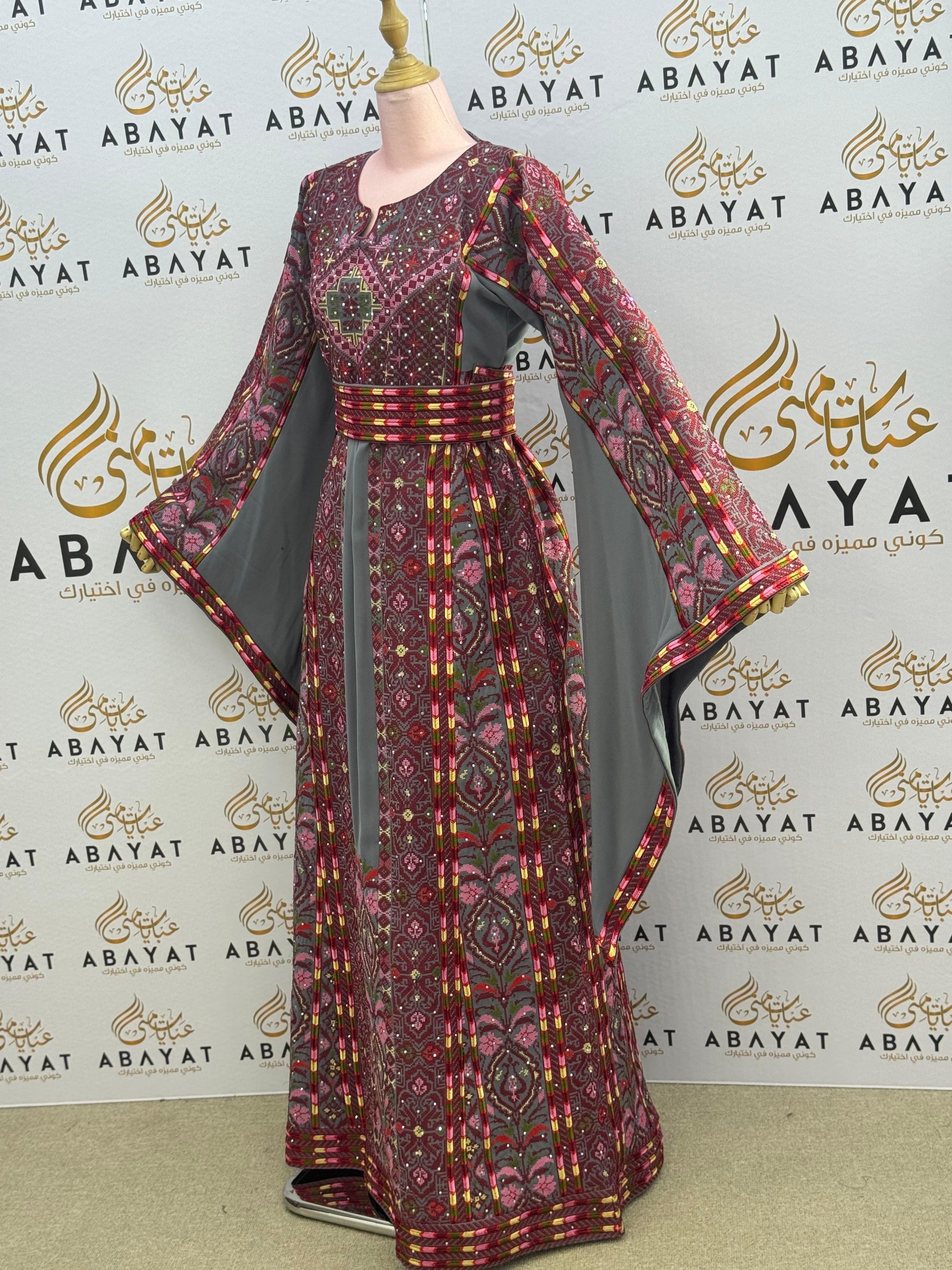 Royal Rose Grey Embroidery Elegance Thobe
