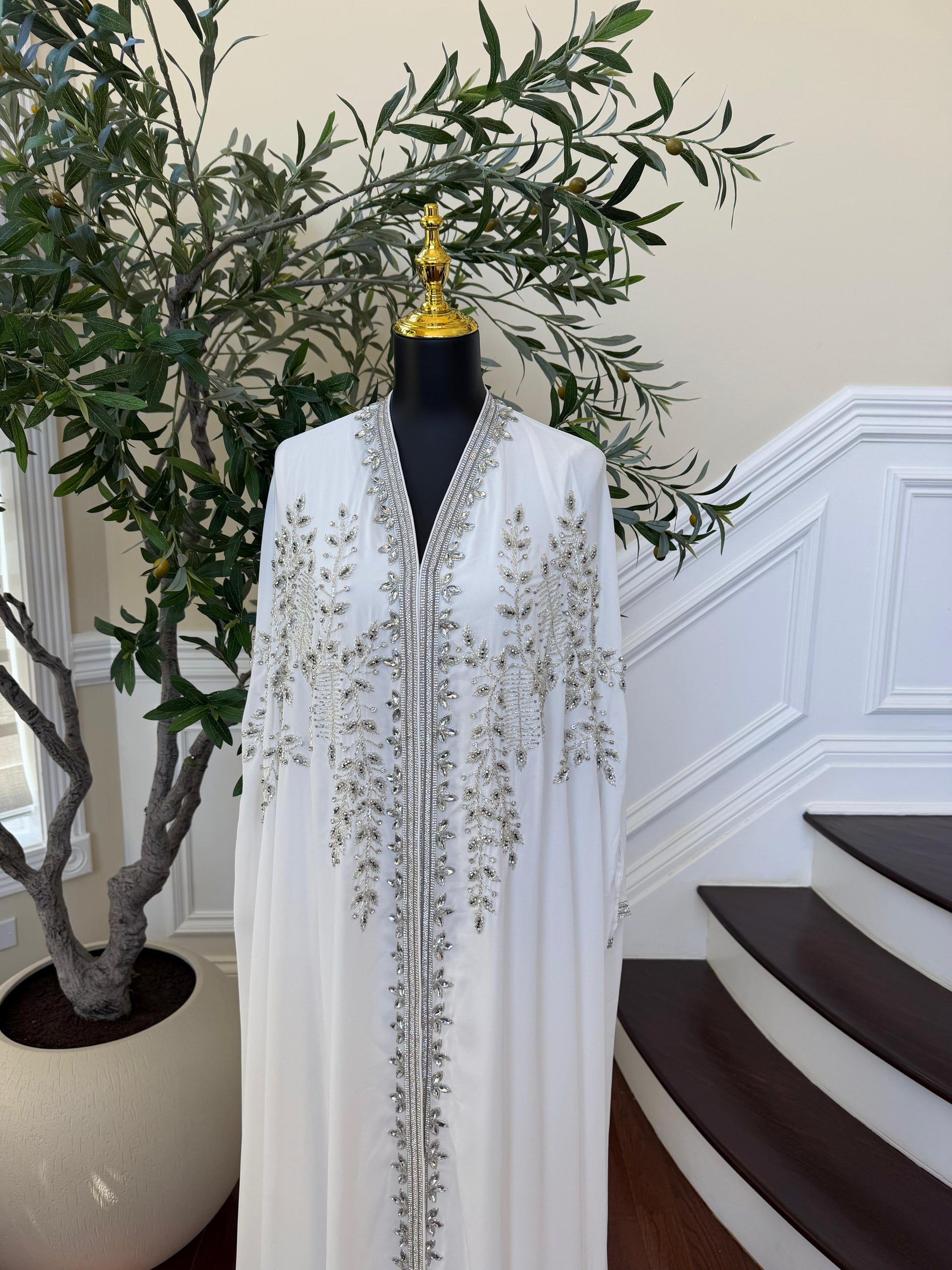 White Royale Elegance Beaded Kuftan