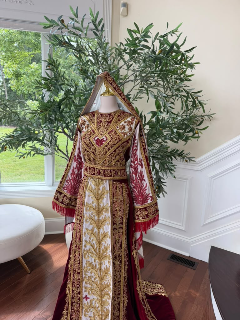 Royale Red Embroidery Tatreez Elegance Thobe