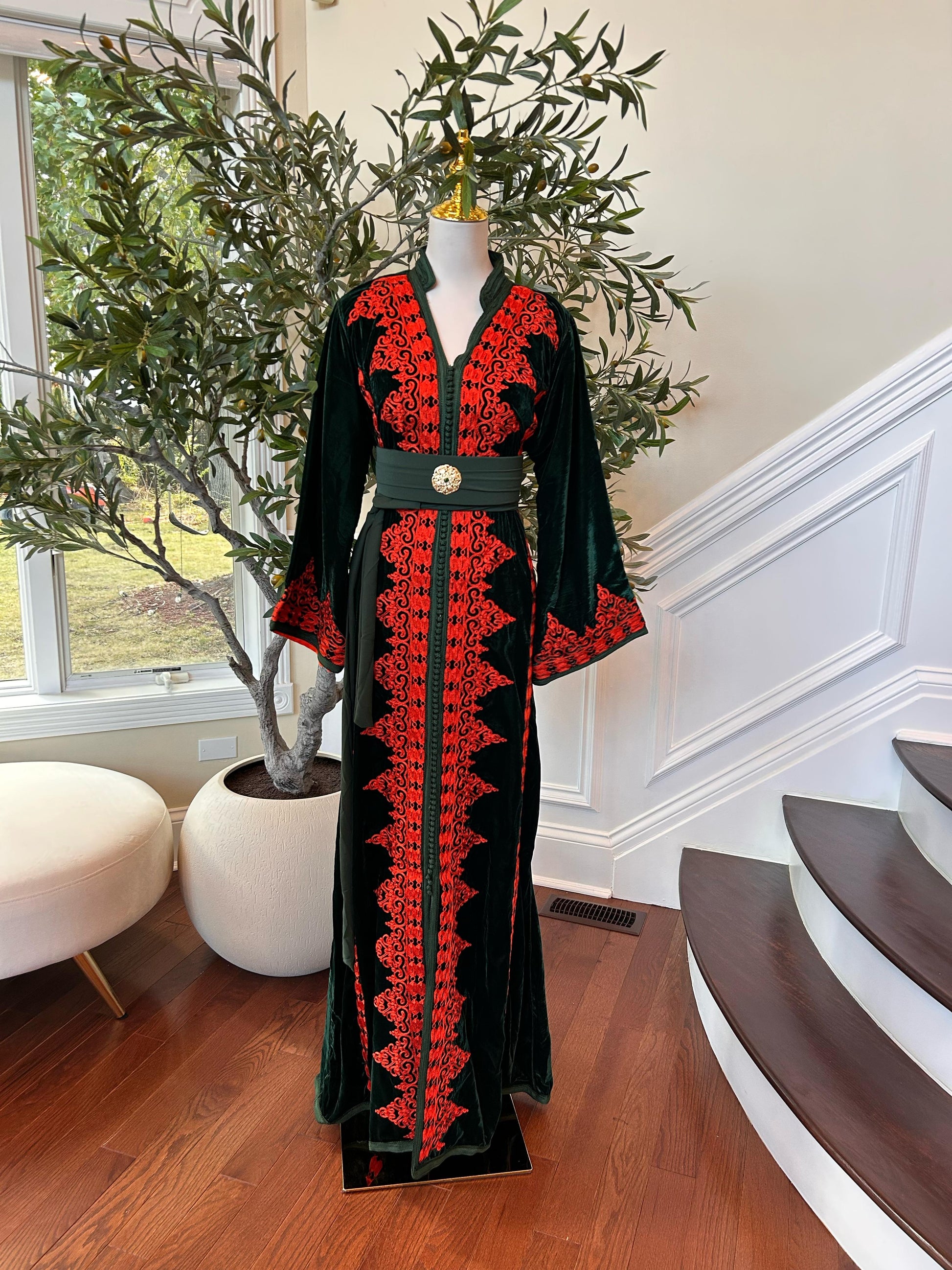 Green Velvet Embellished Red Kuftan