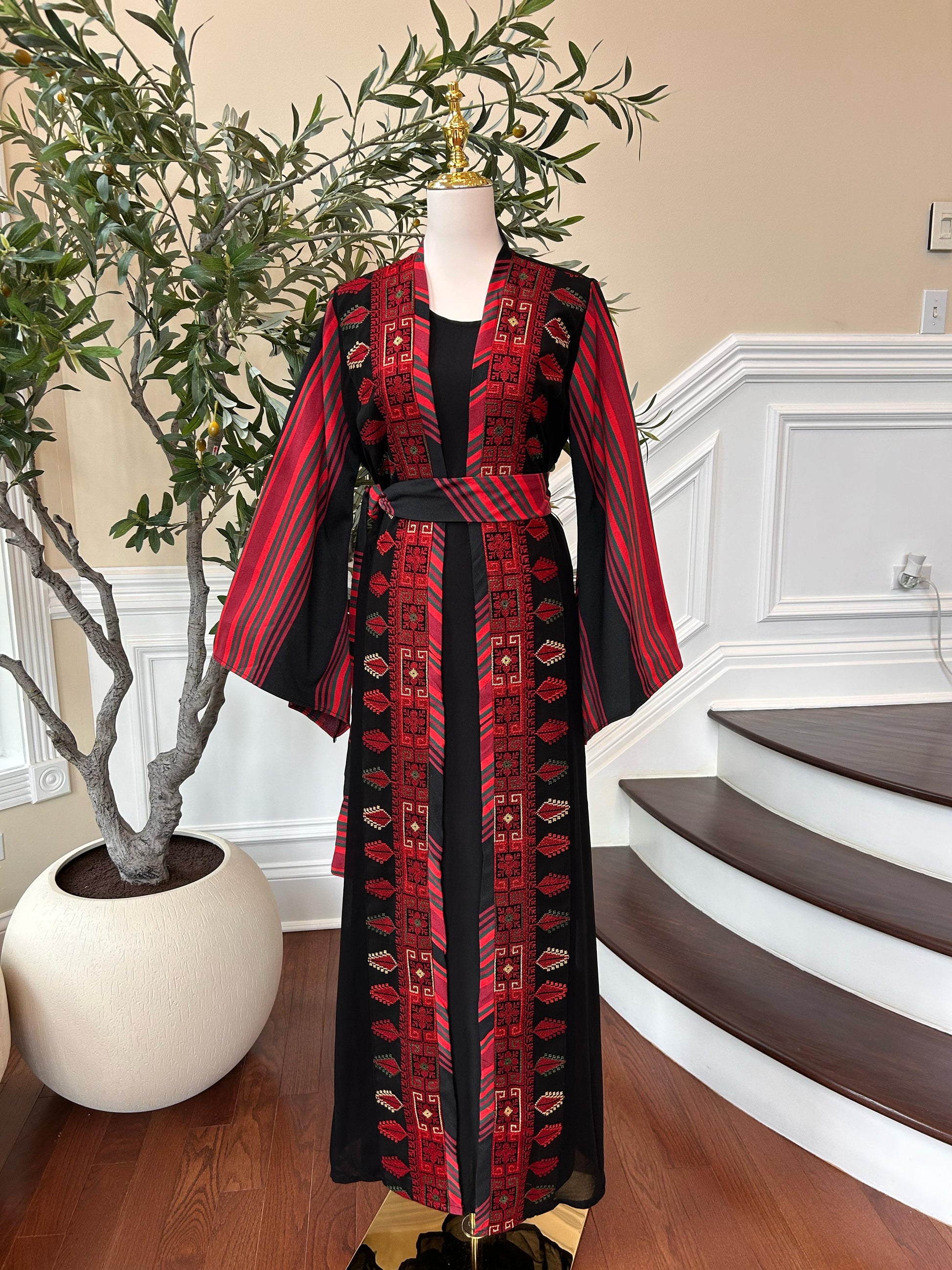 Black Two Piece Tatreez Traditional Majdalawi Thobe