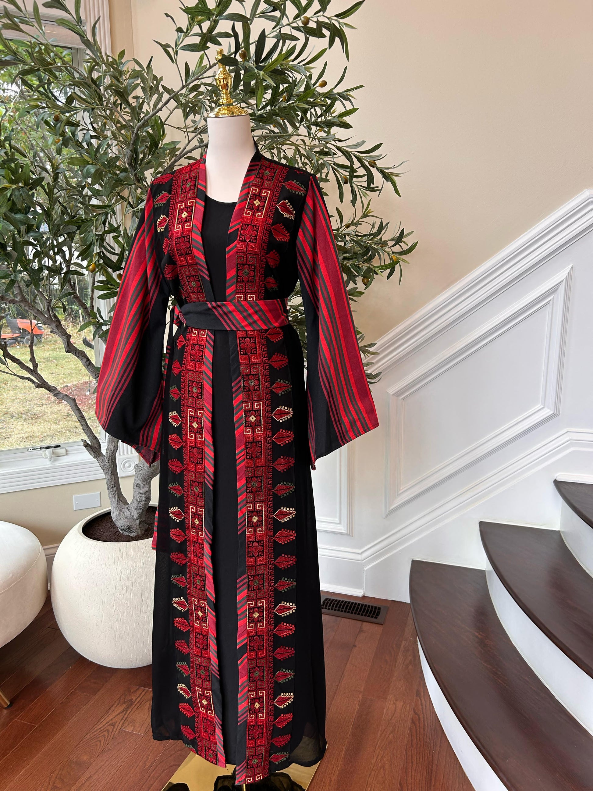 Black Two Piece Tatreez Traditional Majdalawi Thobe
