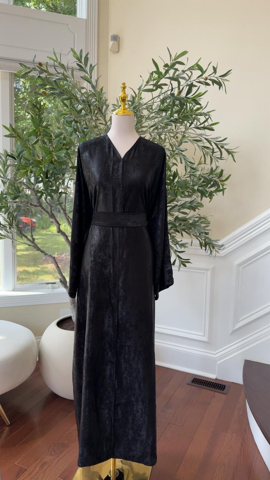 Black Meadow Abaya