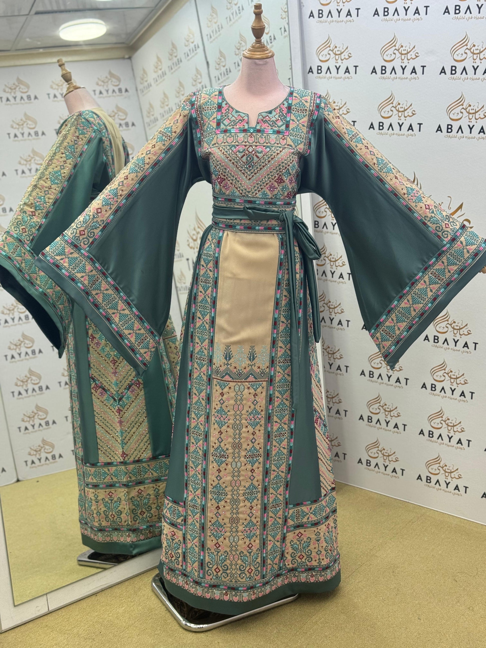Palestinian Embroidered Thobe – Olive Green with Wide Sleeves