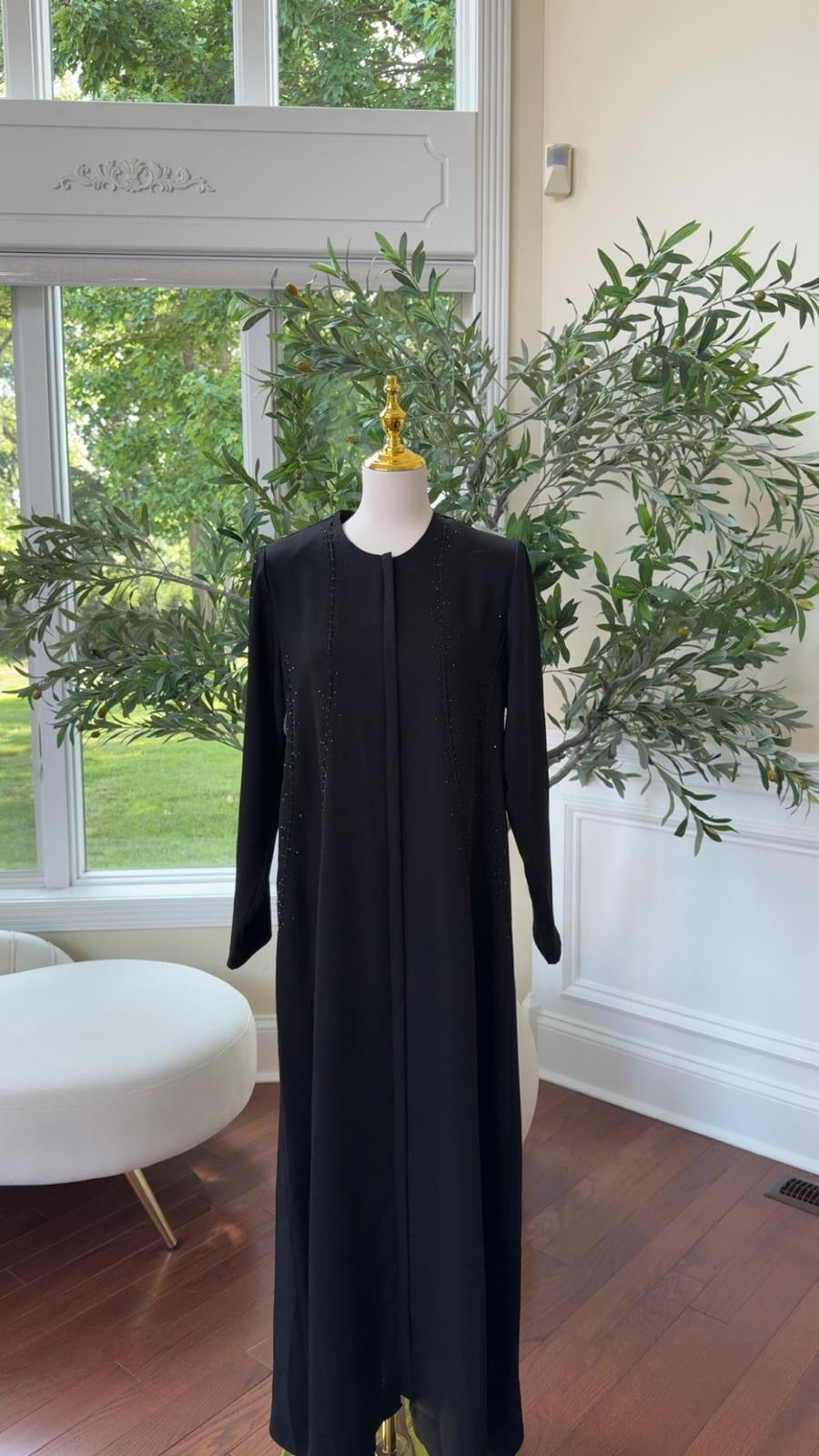 Midnight Black Abaya – Subtle Sparkle Detail