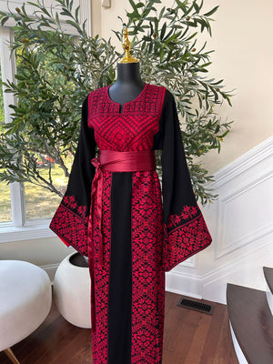 Black Elegance Red Tatreez Thobe