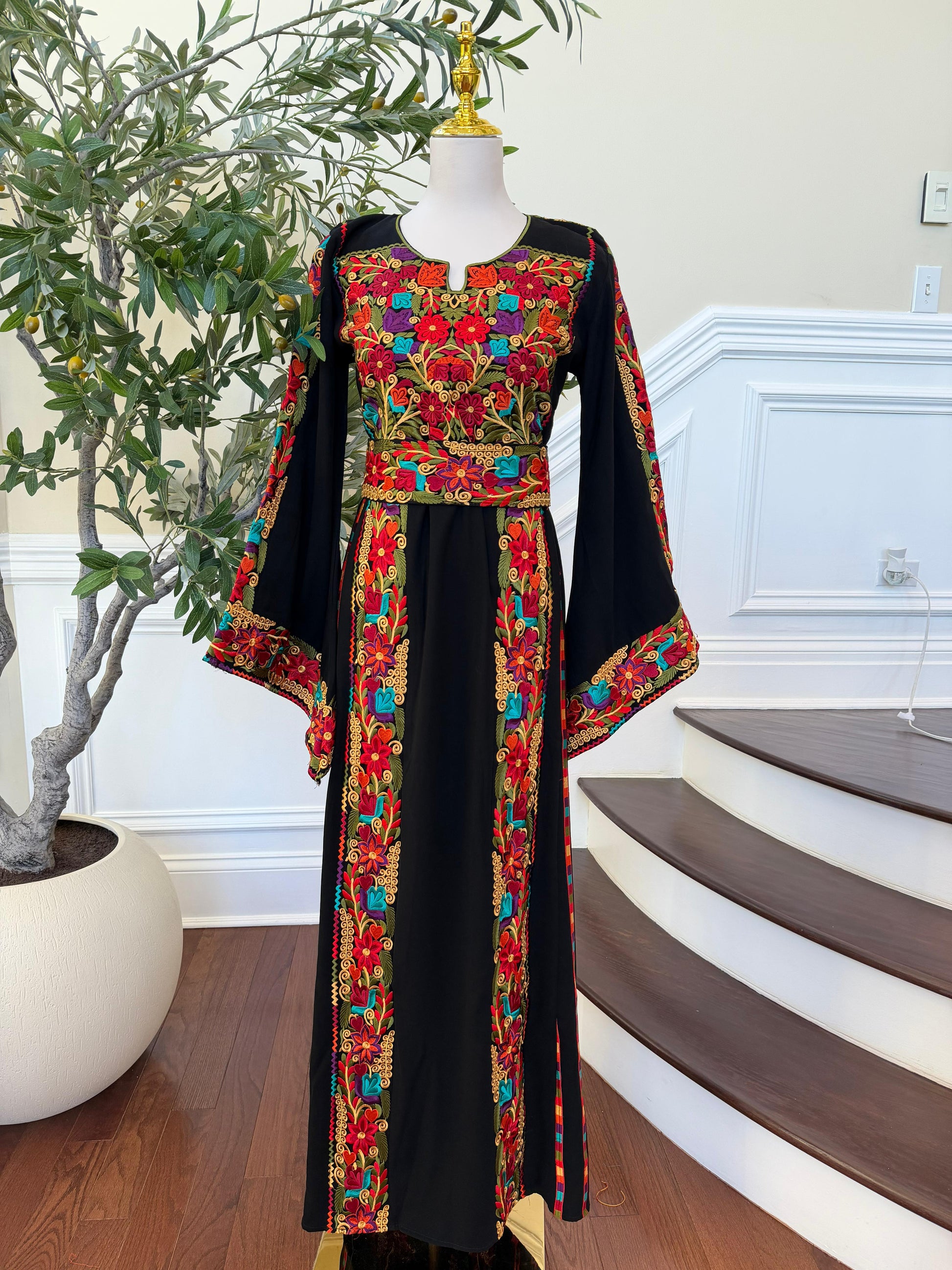 Black Embroidery Tatreez Thobe