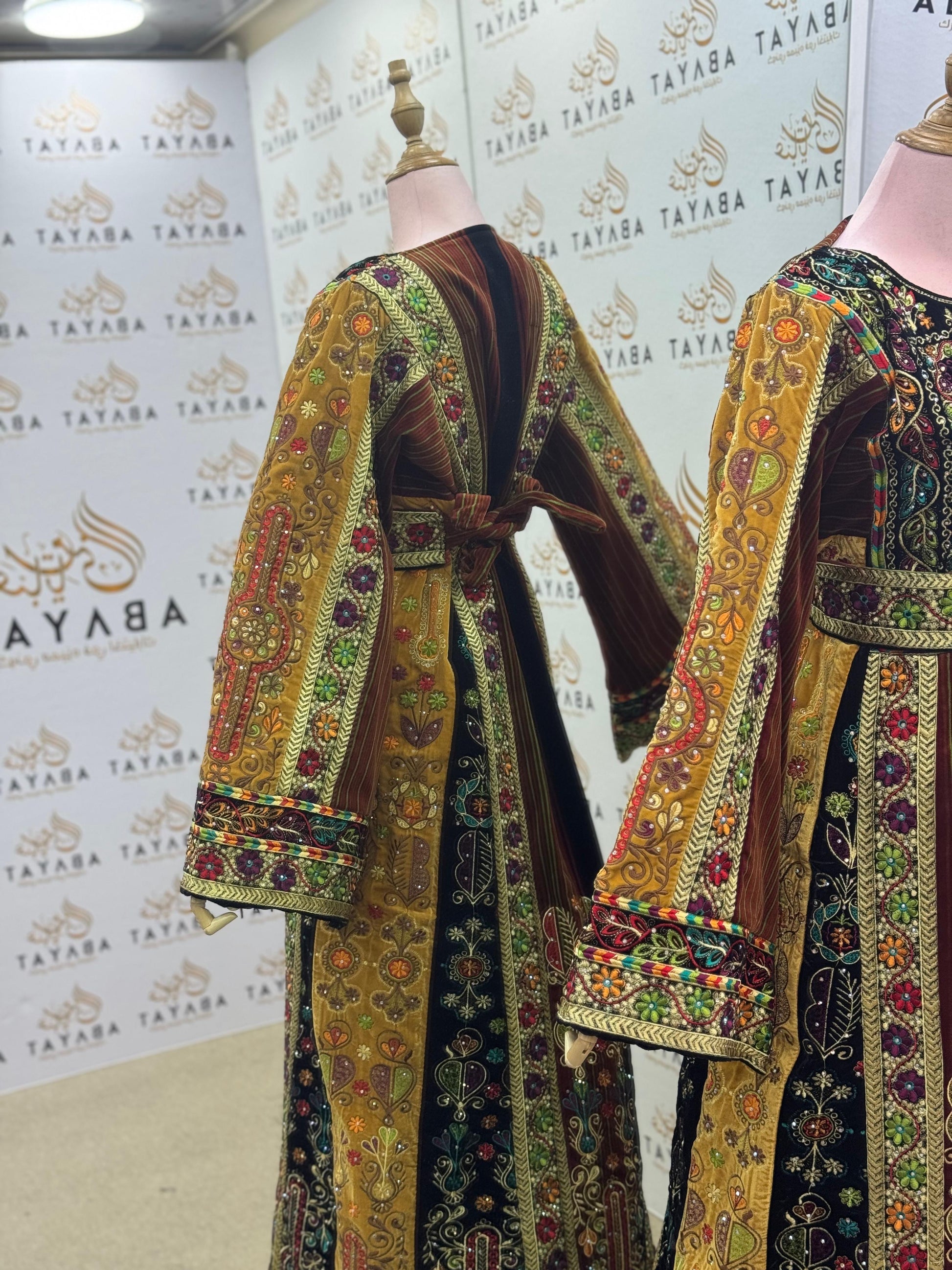 Malaka – Royal Palestinian Embroidered Velvet Thobe Jana & Nar