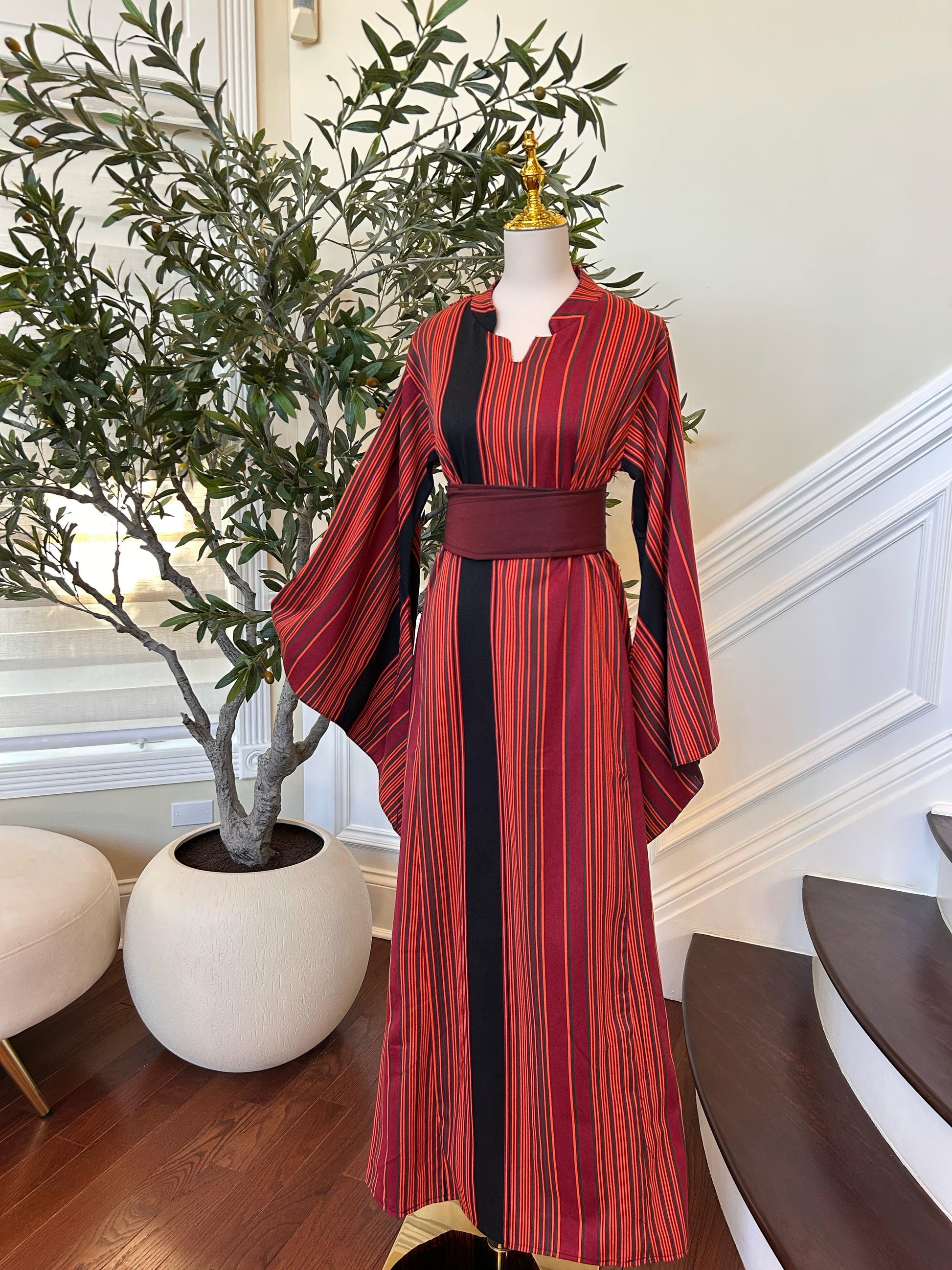 Majdalawi Traditional Elegance Thobe