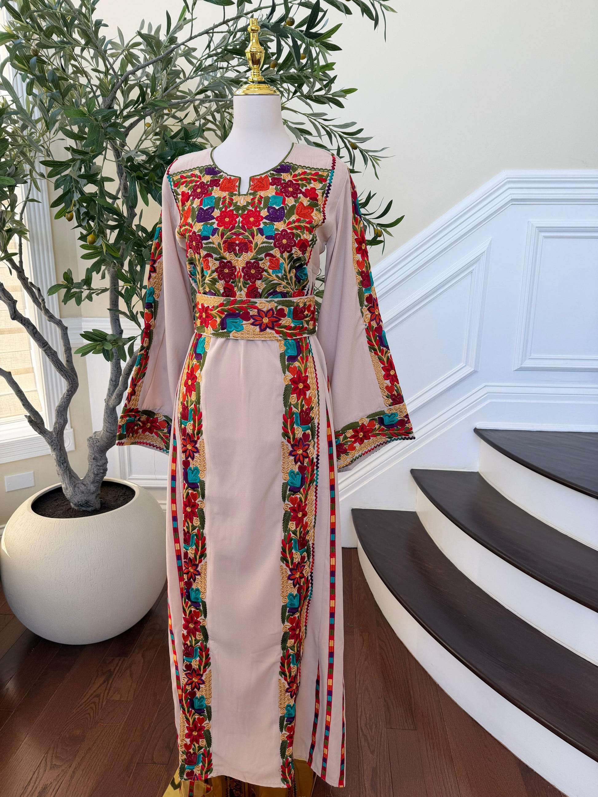 Cream Embroidery Tatreez Elegance Thobe