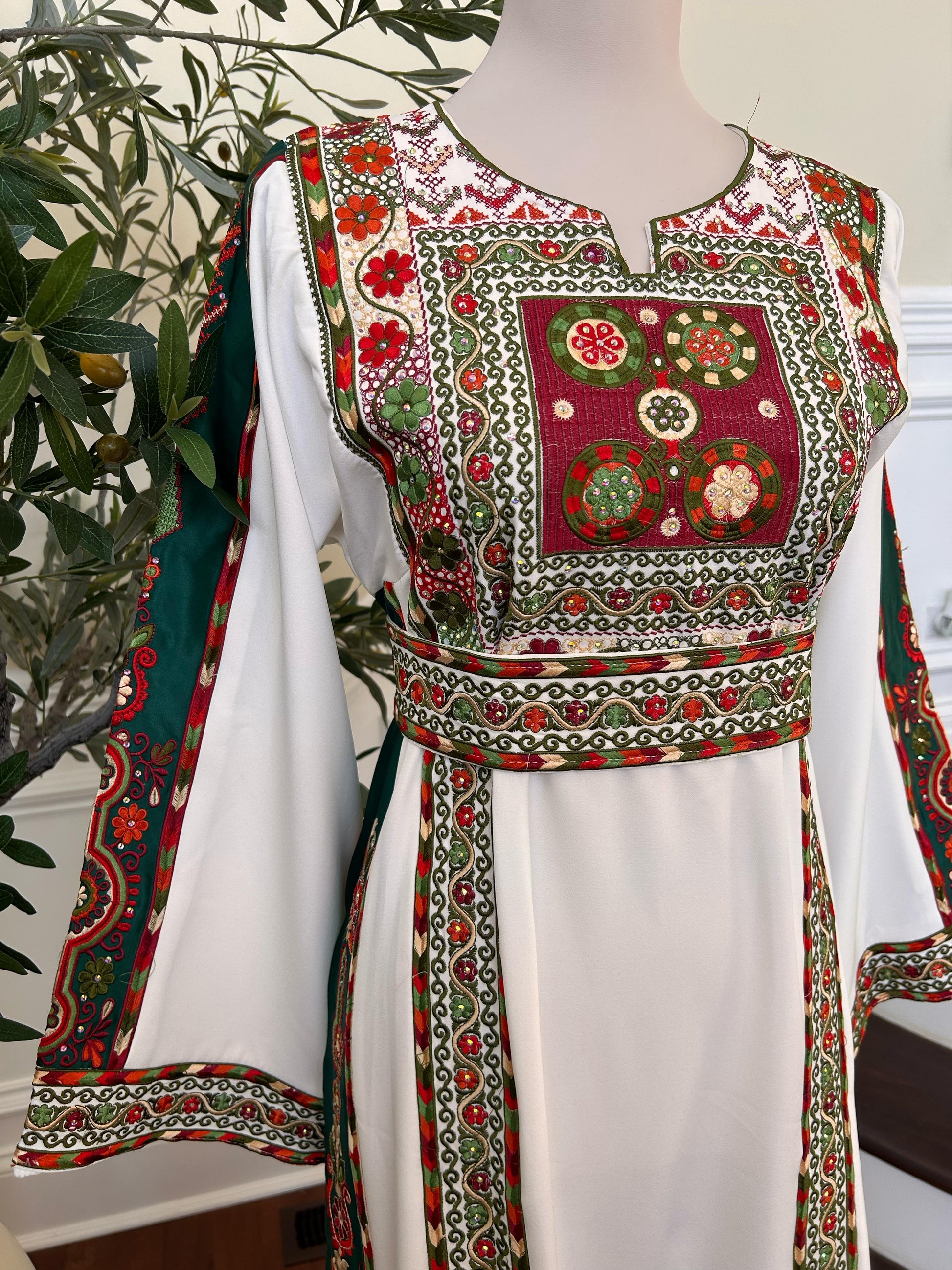 White Embroidery Tatreez Thobe