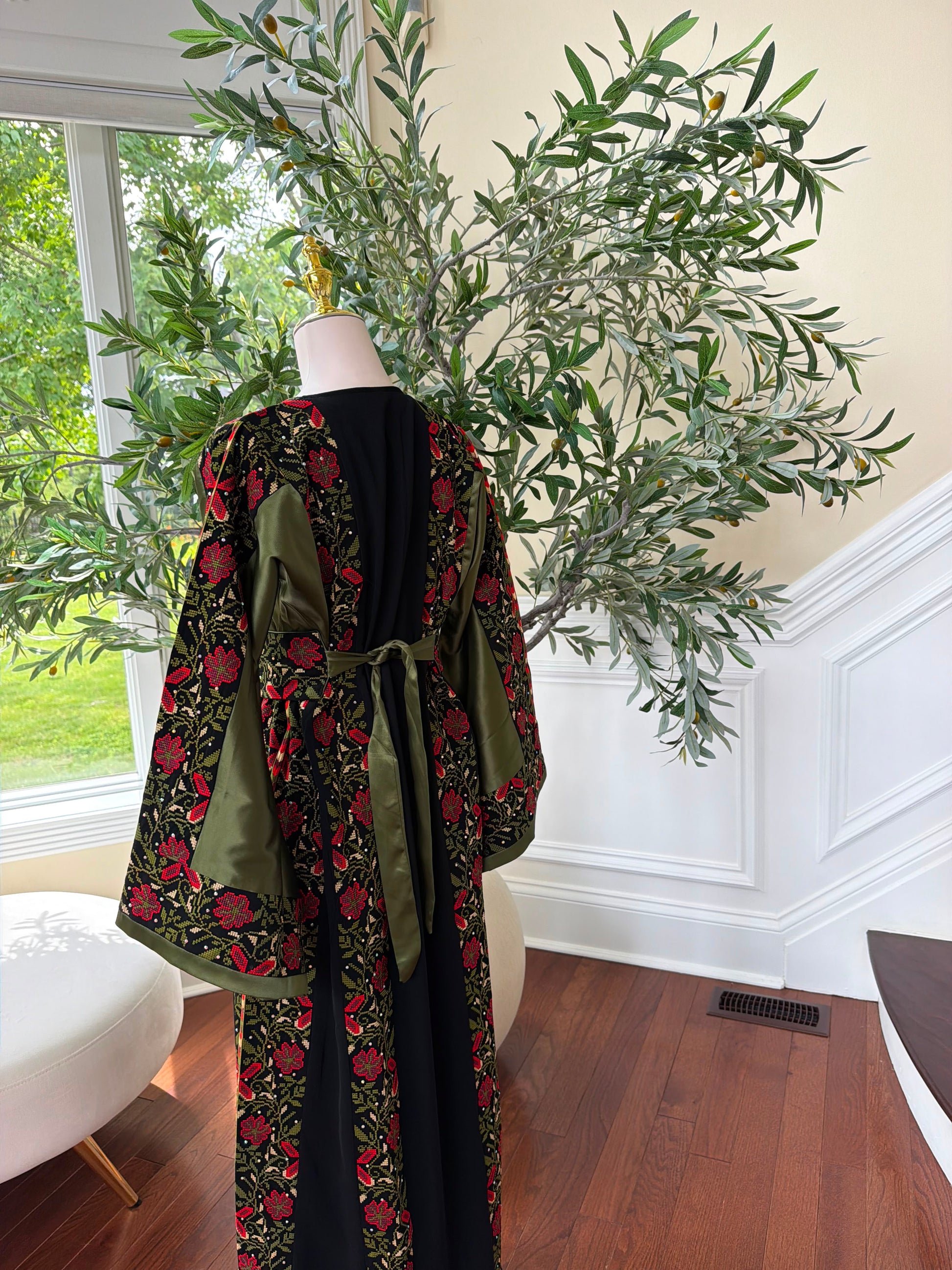 Black Embroidery Tatreez Thobe