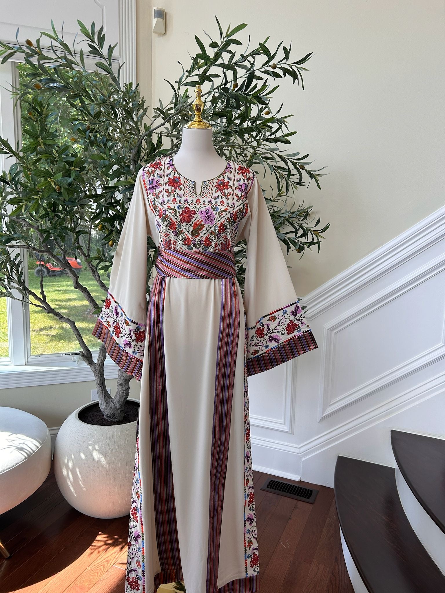 Cream Floral Embroidery Tatreez Thobe