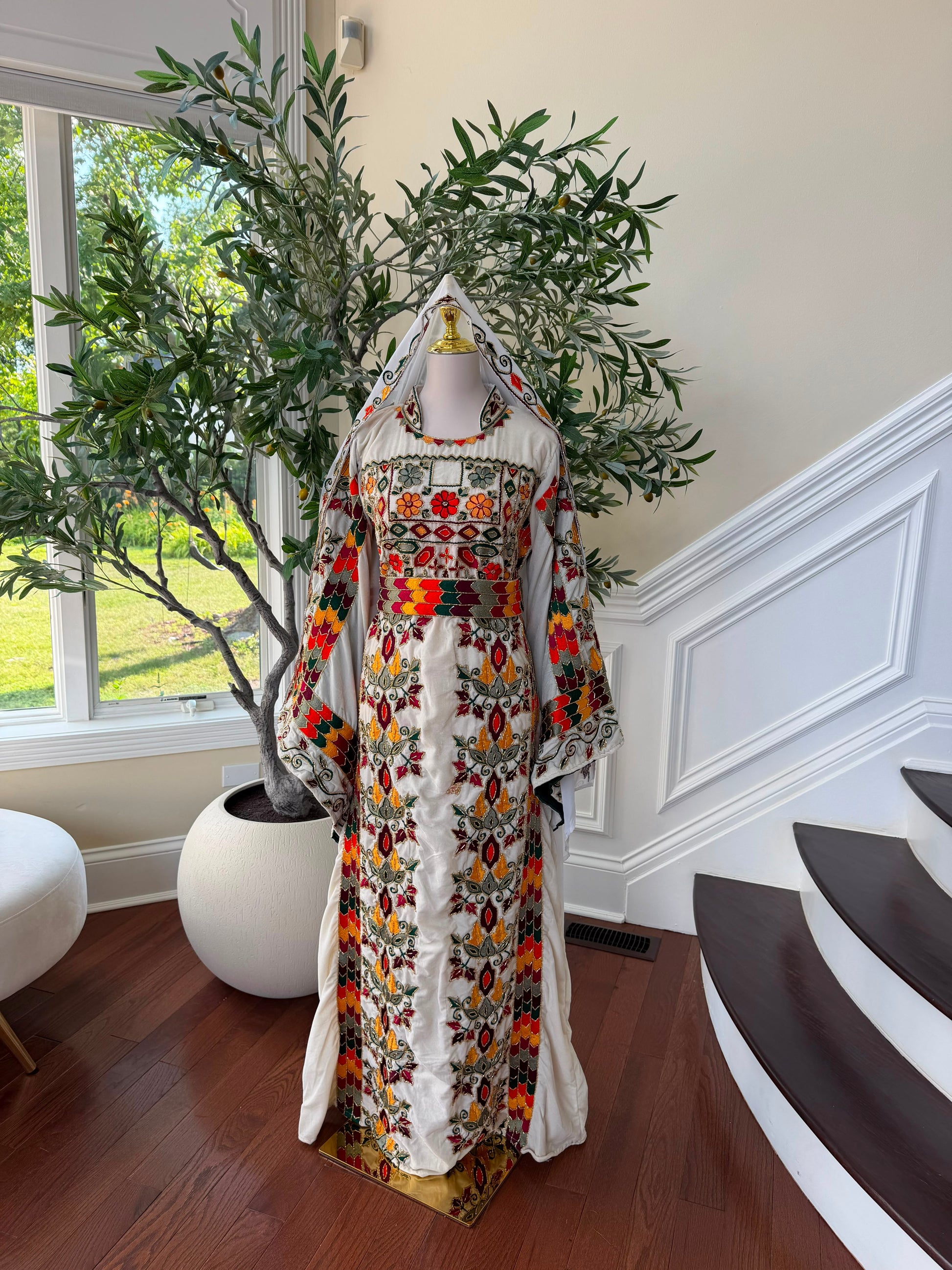 White Beaded Elegance Thobe