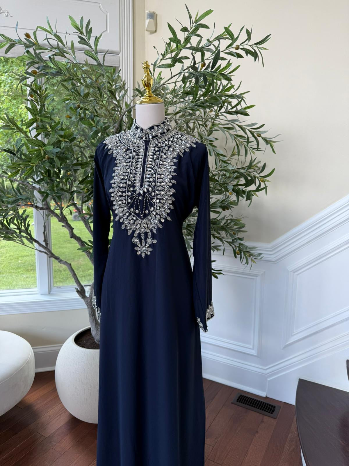 Midnight Majesty – Navy High-Neck Kaftan with Crystal Embellishment