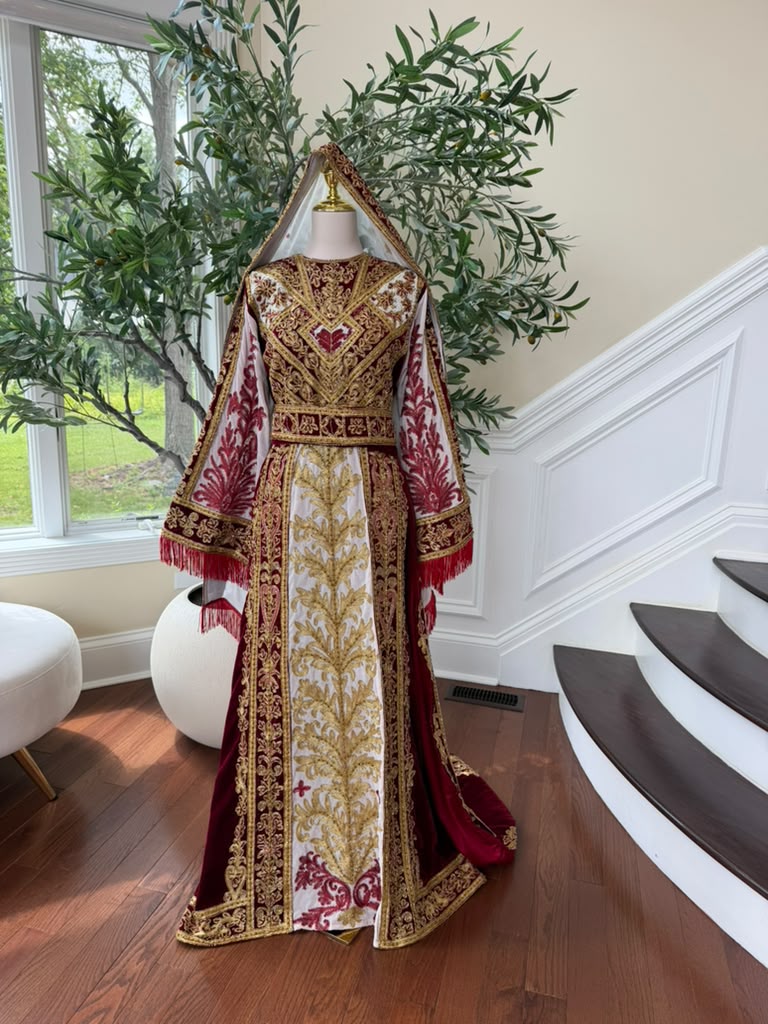 Royale Red Embroidery Tatreez Elegance Thobe
