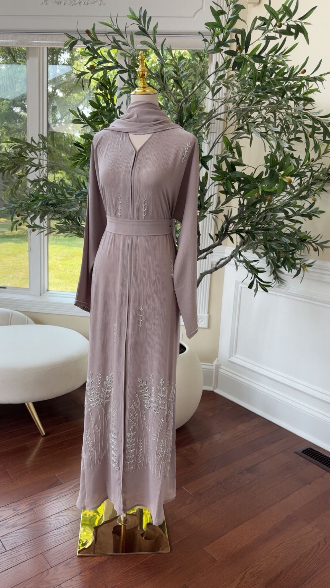 Cream Floral Luxe Abaya
