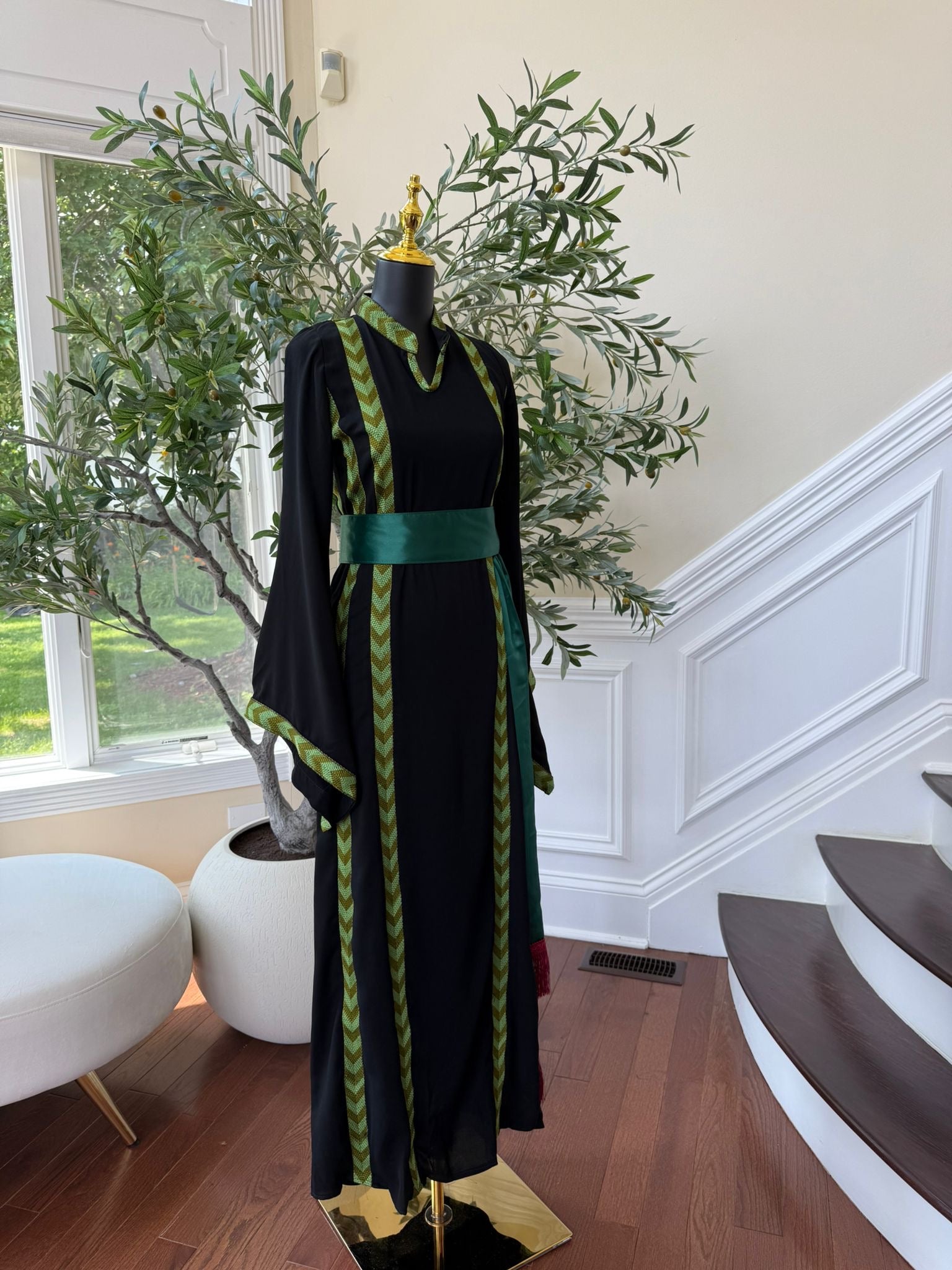 Emerald Legacy Embroidery Tatreez Thobe