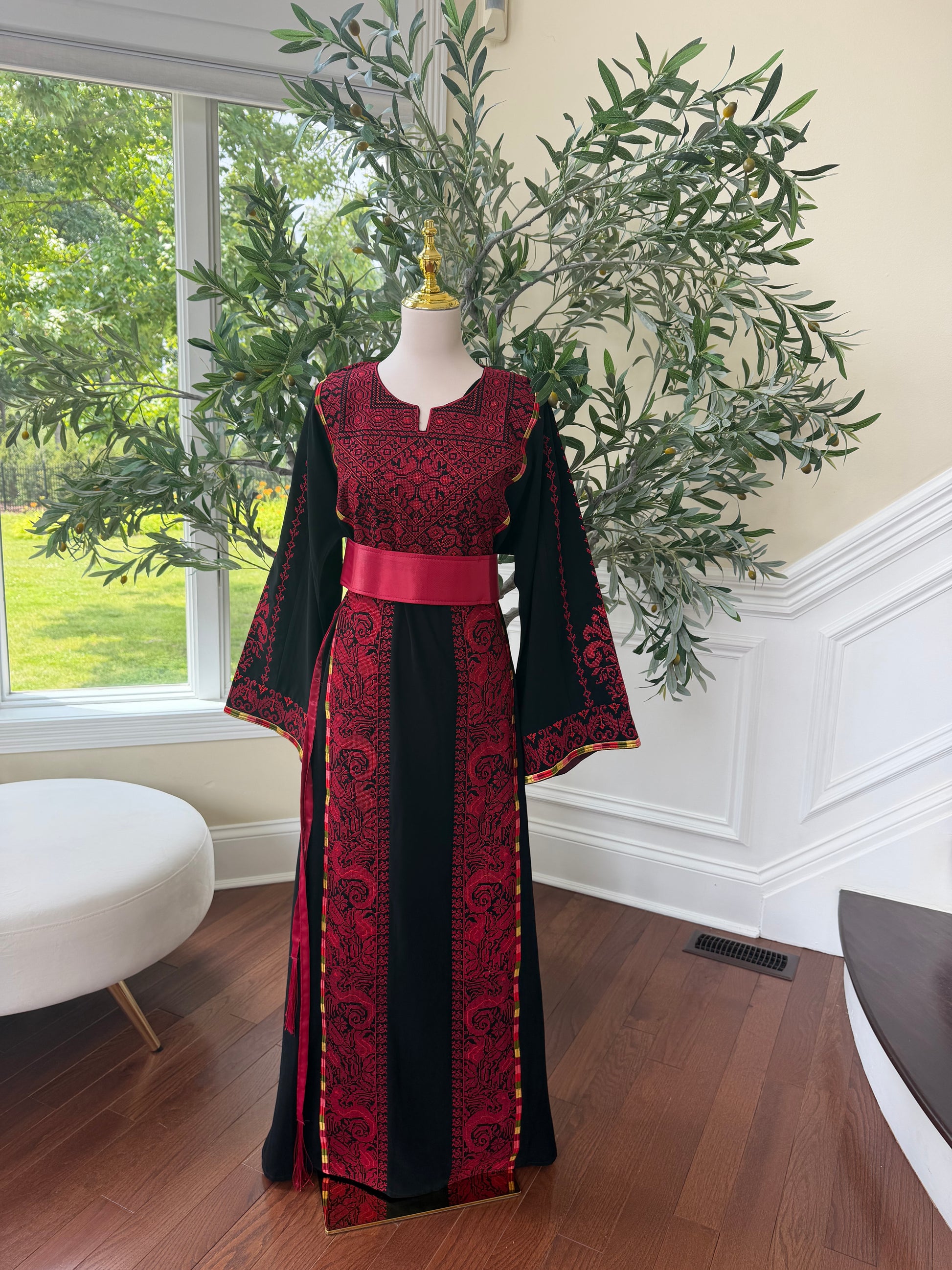 Traditional Tatreez Red Embroidery Thobe
