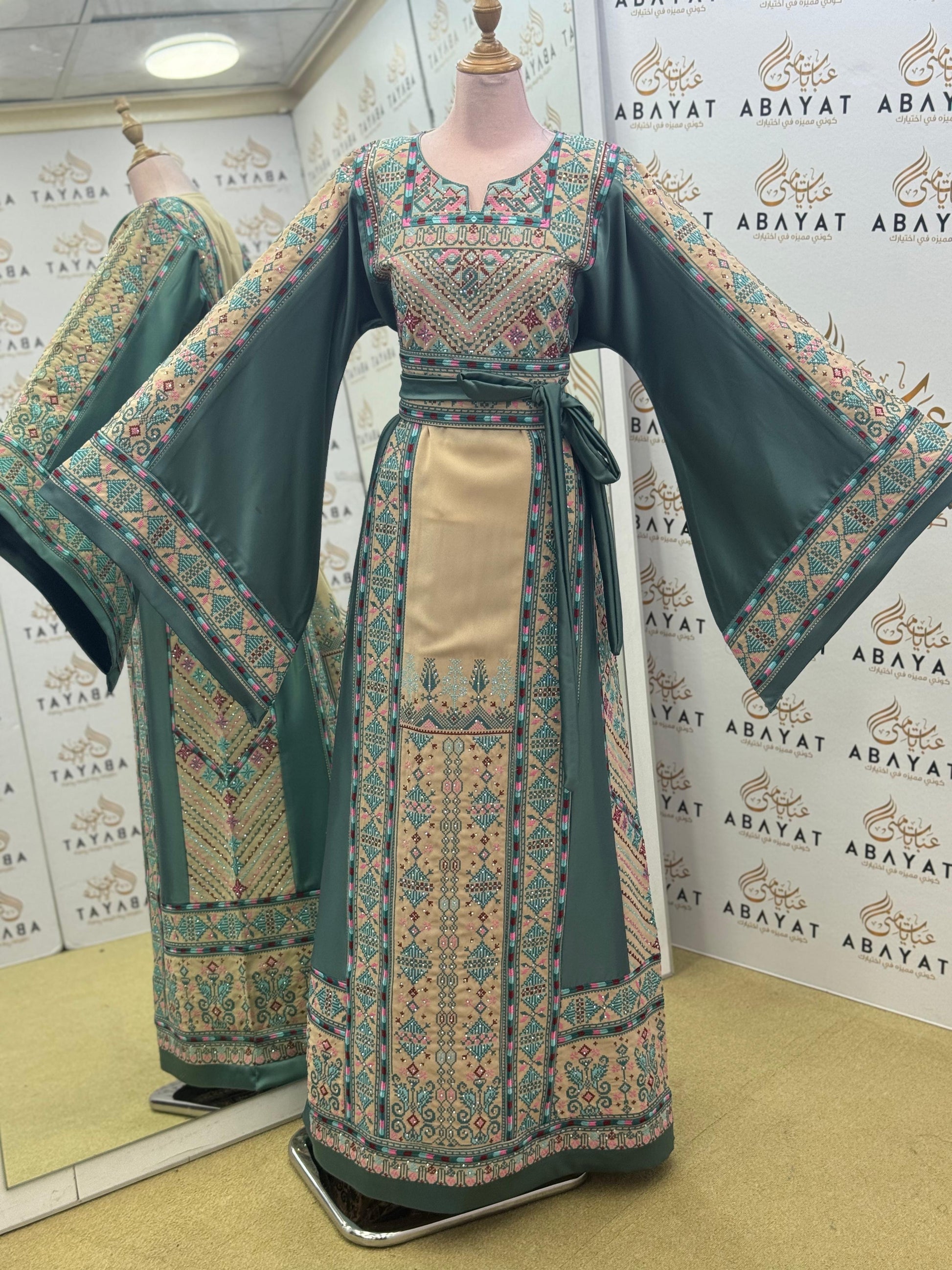 Palestinian Embroidered Thobe – Olive Green with Wide Sleeves