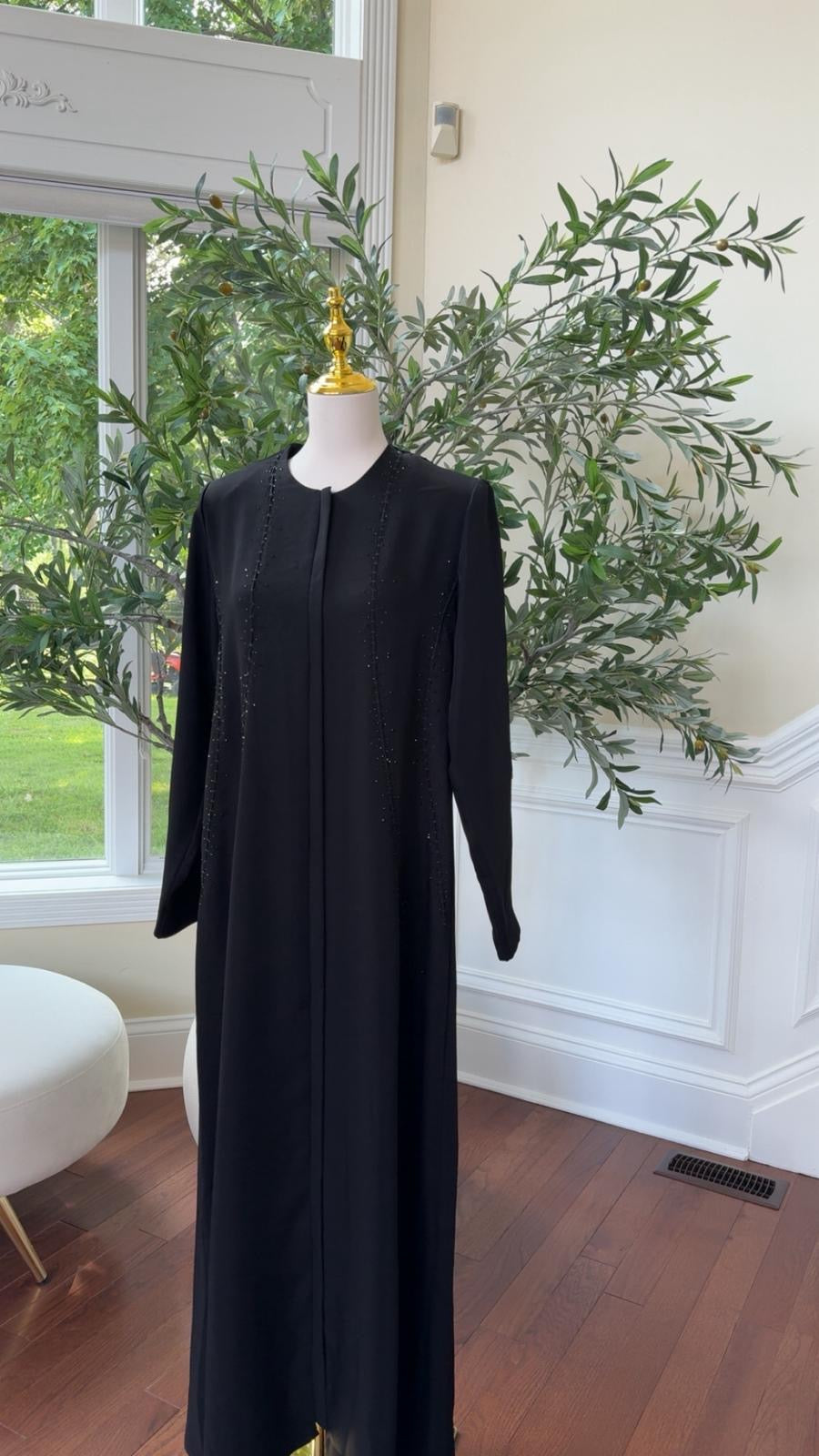 Midnight Black Abaya – Subtle Sparkle Detail