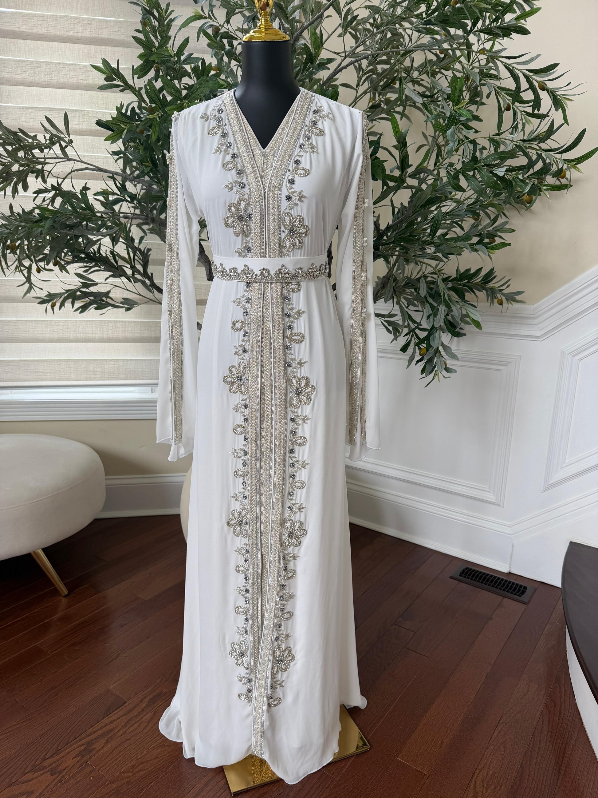 White Royale Beaded Elegance Kuftan