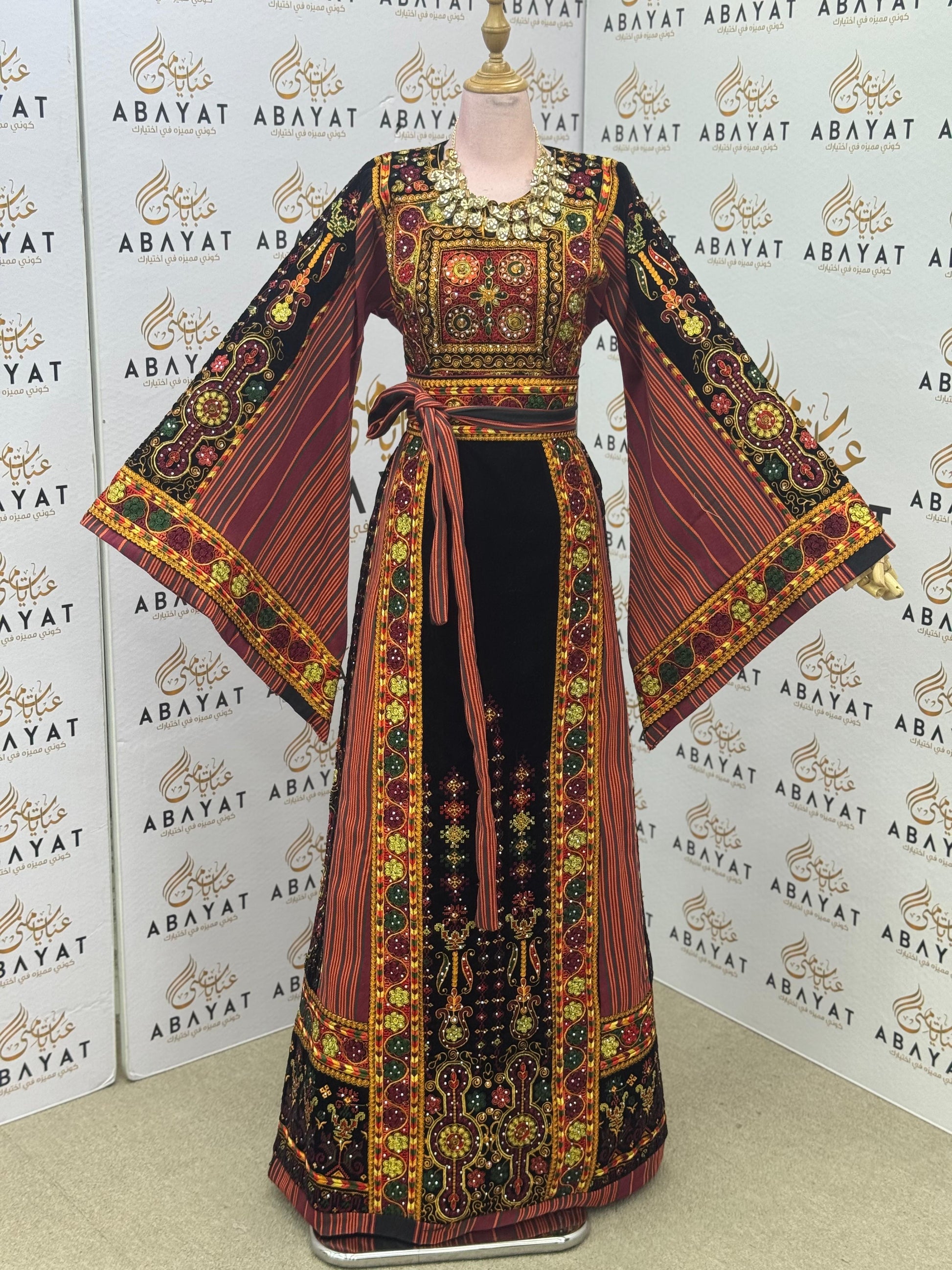 Premium Palestinian Malakah Velvet Thobe – Black & Burgundy Embroidery