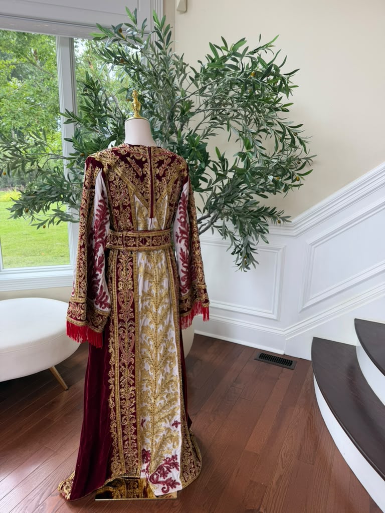 Royale Red Embroidery Tatreez Elegance Thobe