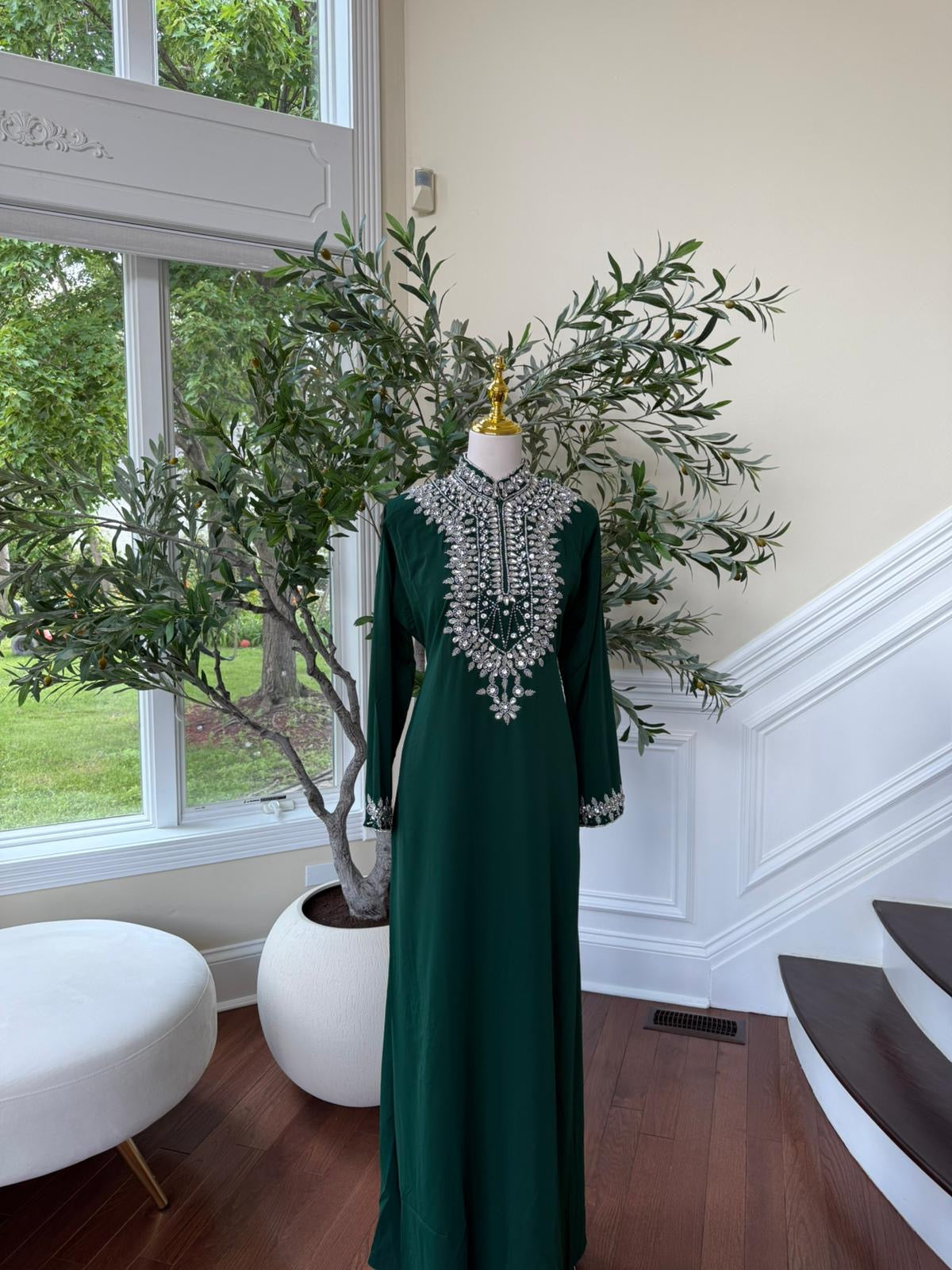 Emerald Royalty – High-Neck Kaftan with Intricate Crystal Embellishment