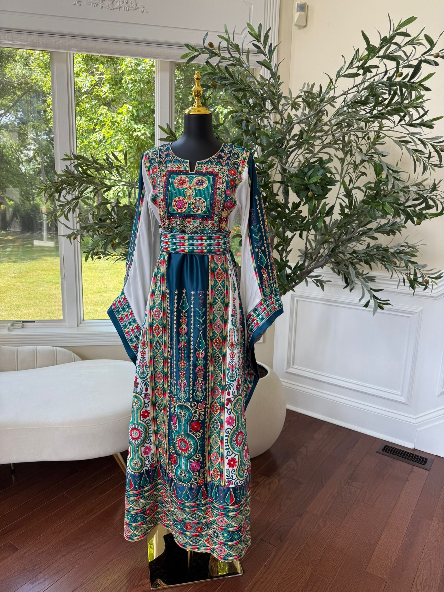 Embroidery Tatreez Turquoise Thobe/A