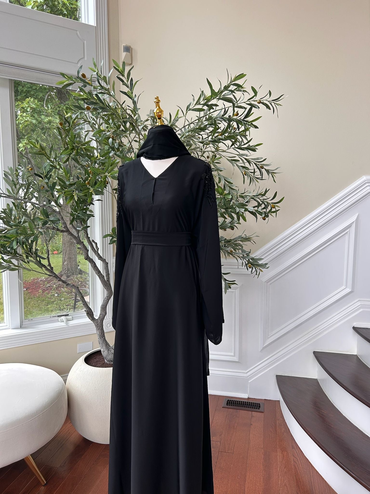 Black Sleeve Charm Closed Abaya