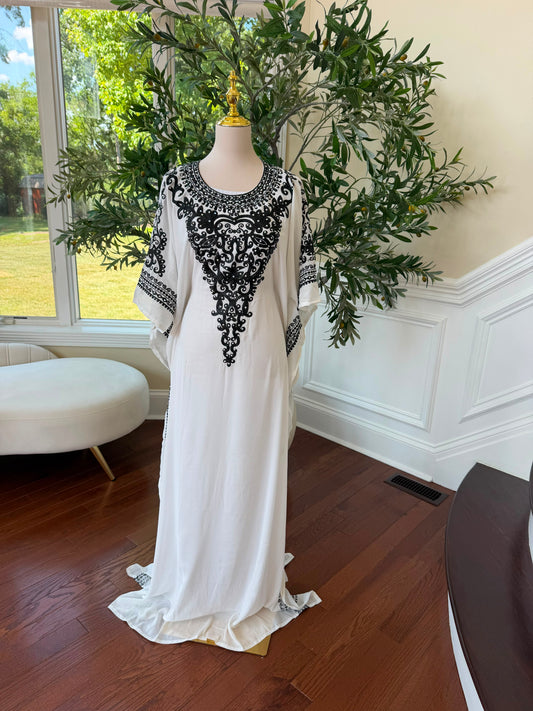 White Elegance Detail Kuftan