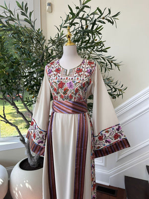 Cream Floral Embroidery Tatreez Thobe