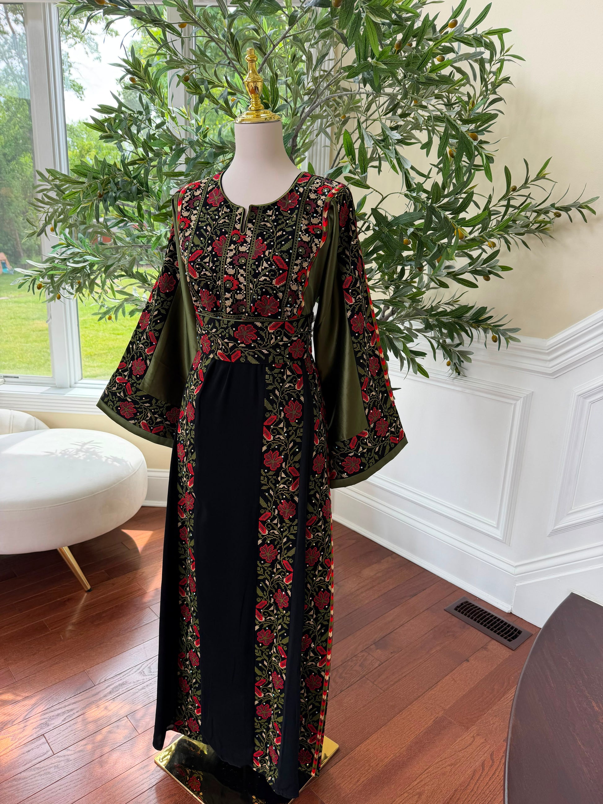 Black Embroidery Tatreez Thobe