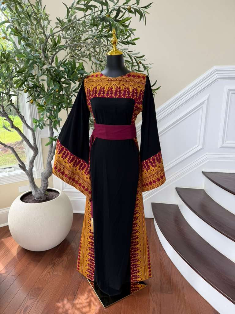 Black Embroidery Tatreez Elegance Thobe