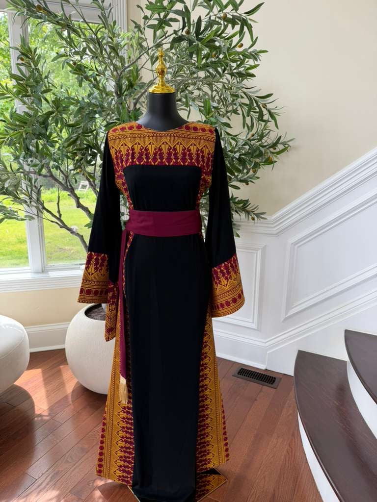 Black Embroidery Tatreez Elegance Thobe