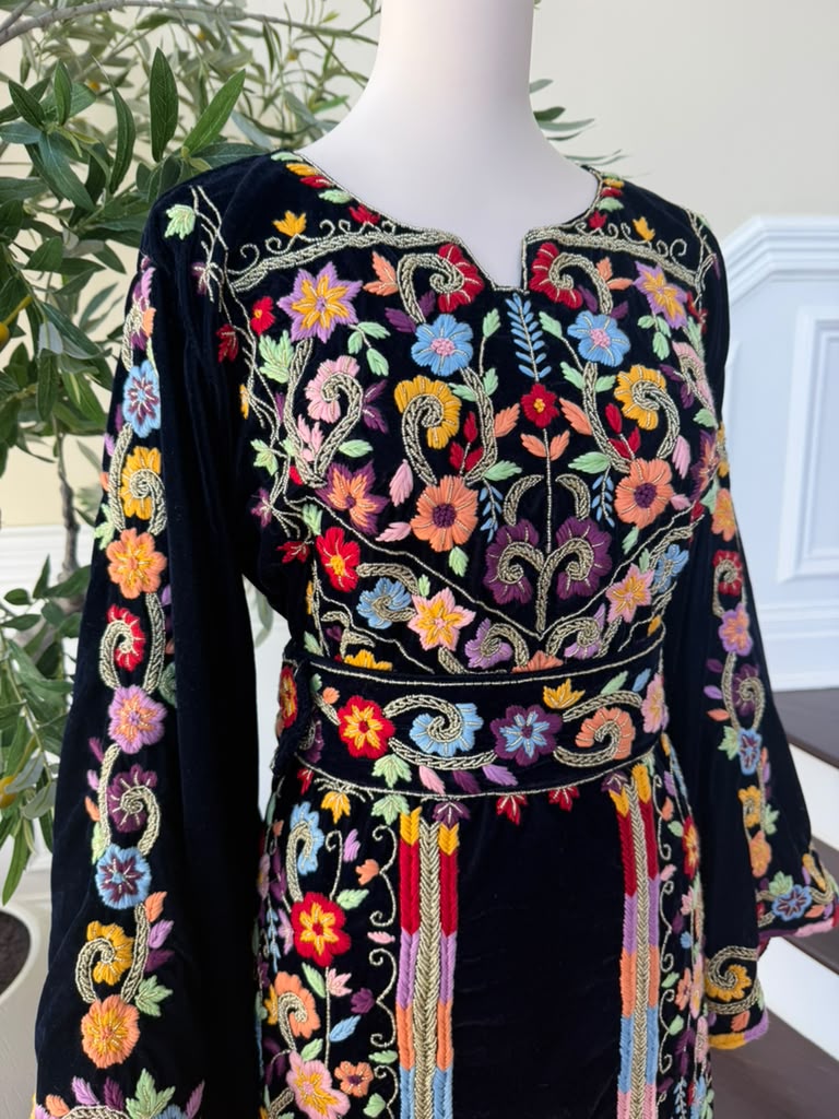 Navy Blue Stone Embroidered Tatreez Floral Thobe