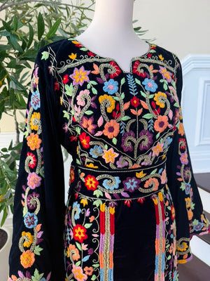 Navy Blue Stone Embroidered Tatreez Floral Thobe