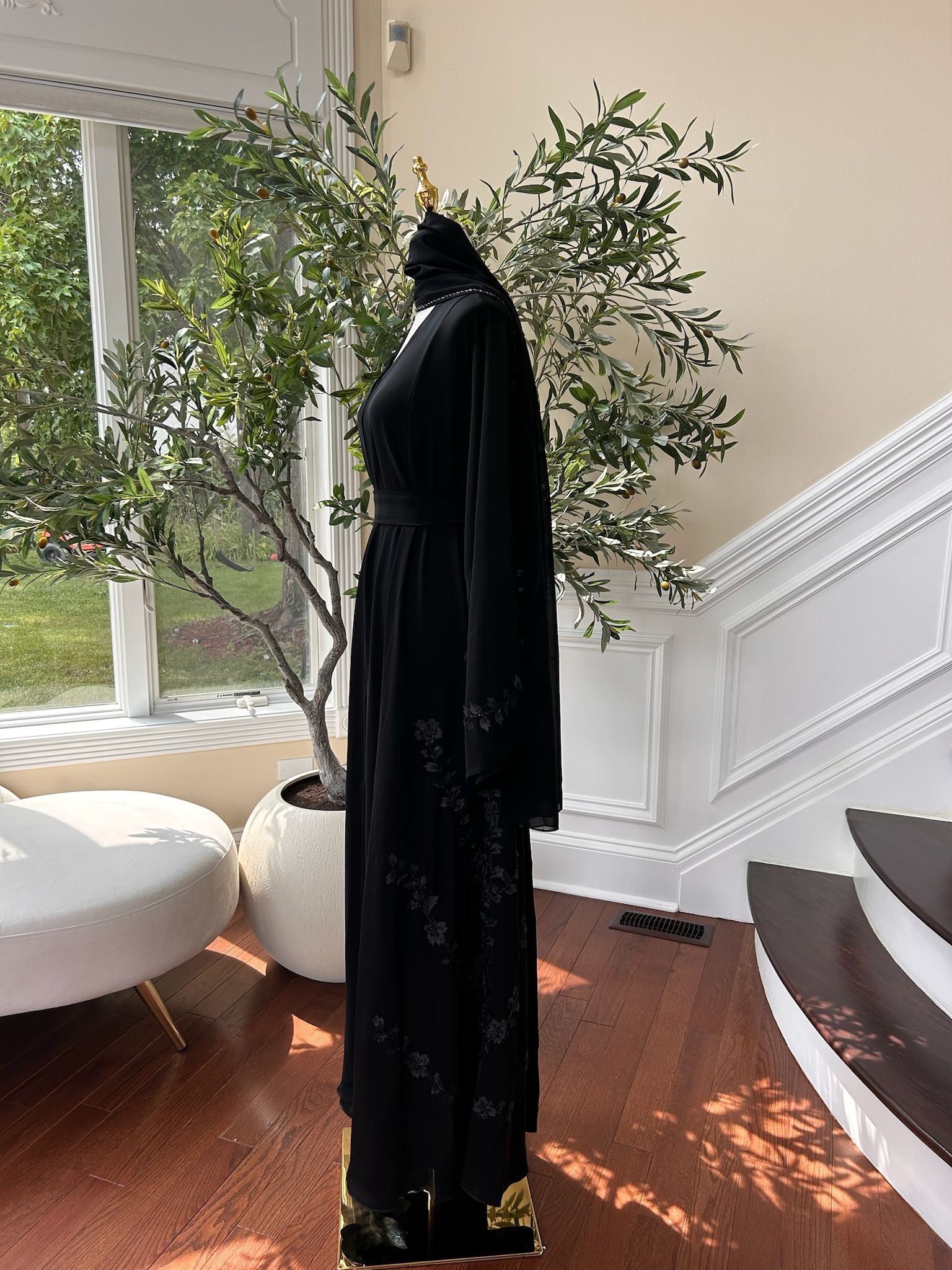 Black Floral Essence Charm Abaya