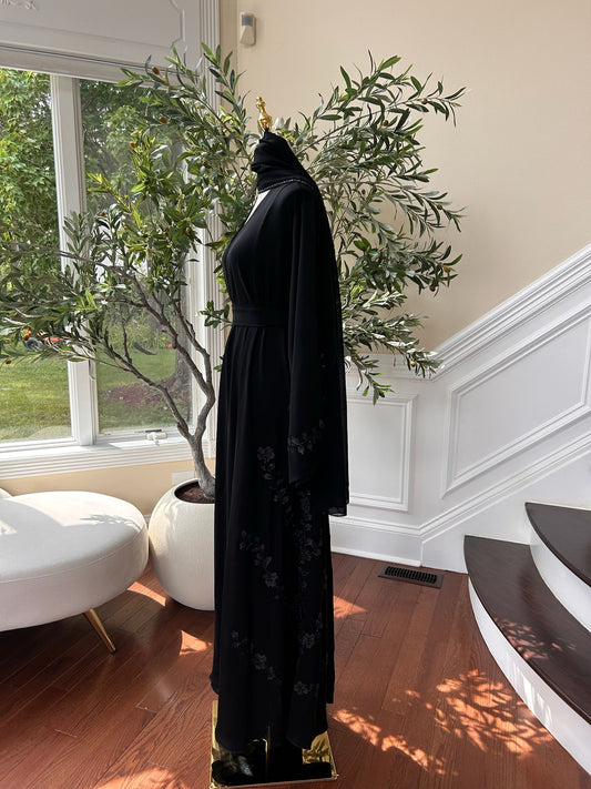 Black Floral Essence Charm Abaya