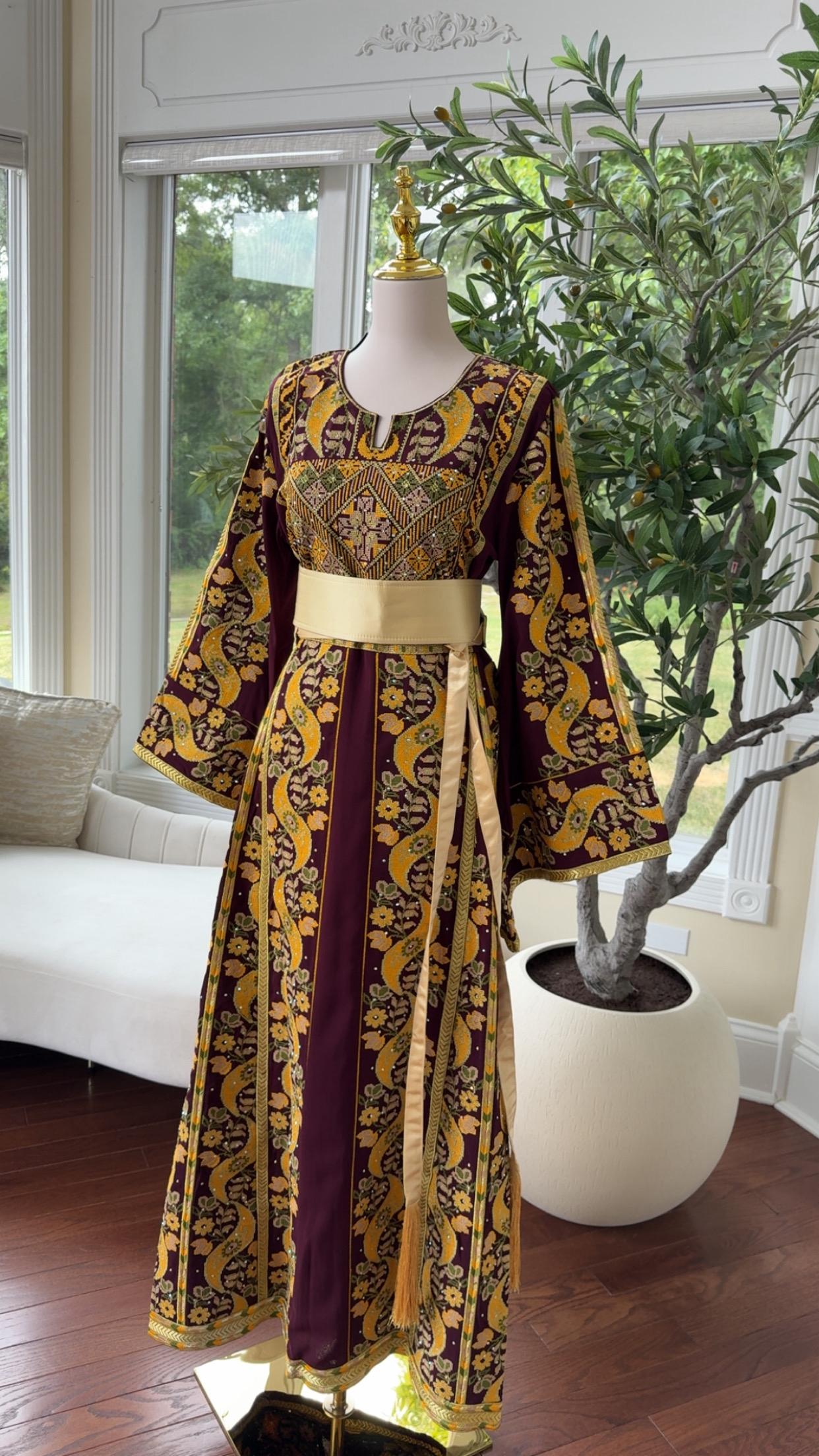 Elegant Golden Mulberry Tatreez Thobe