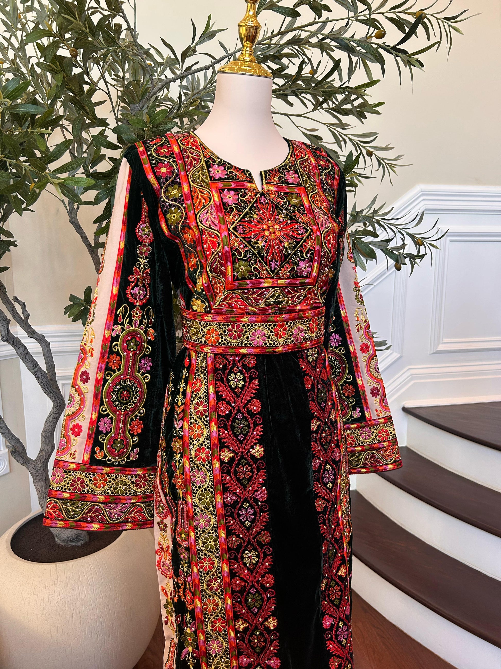 Green Velvet Embellished Tatreez Thobe